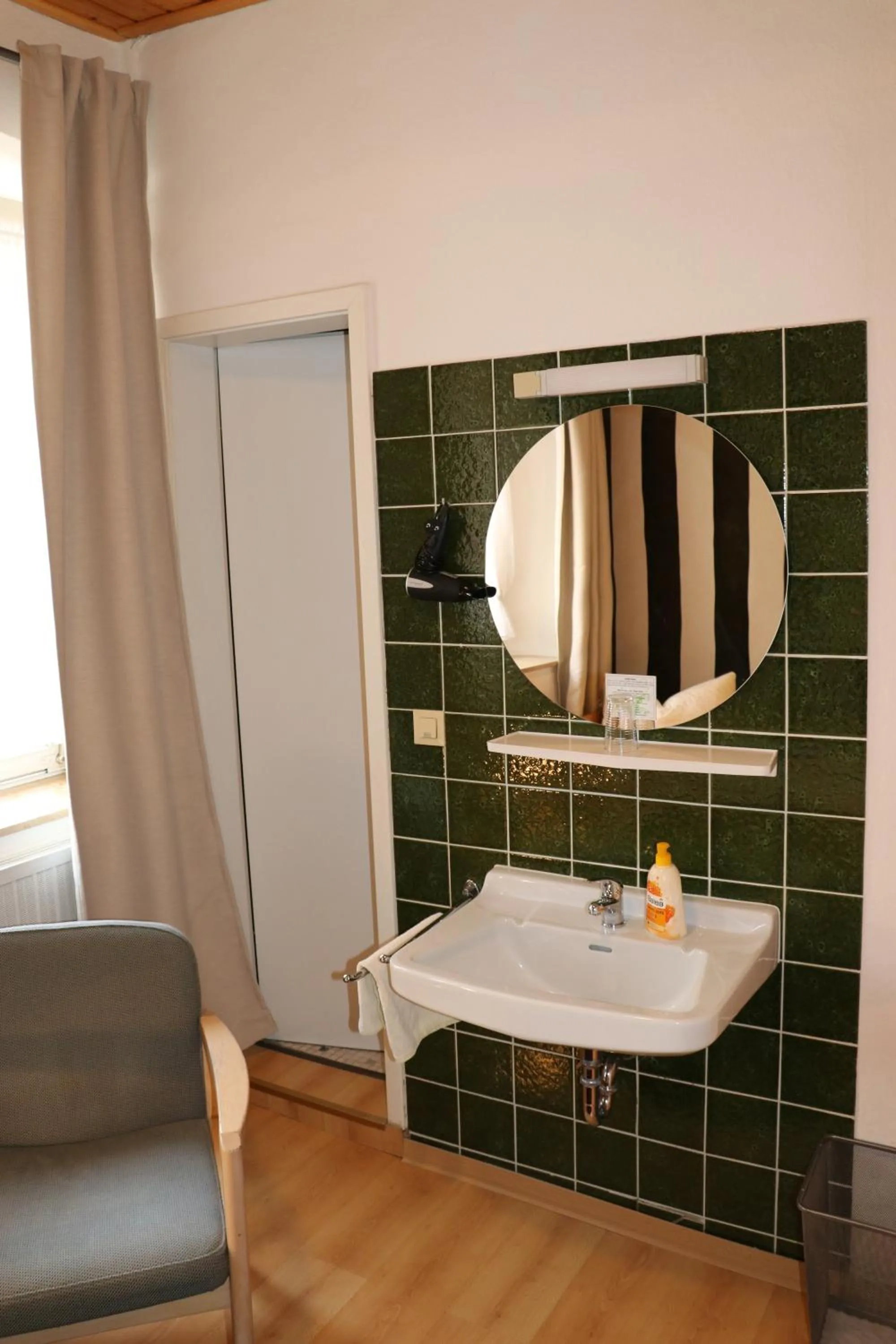 Photo of the whole room in Gasthof Post