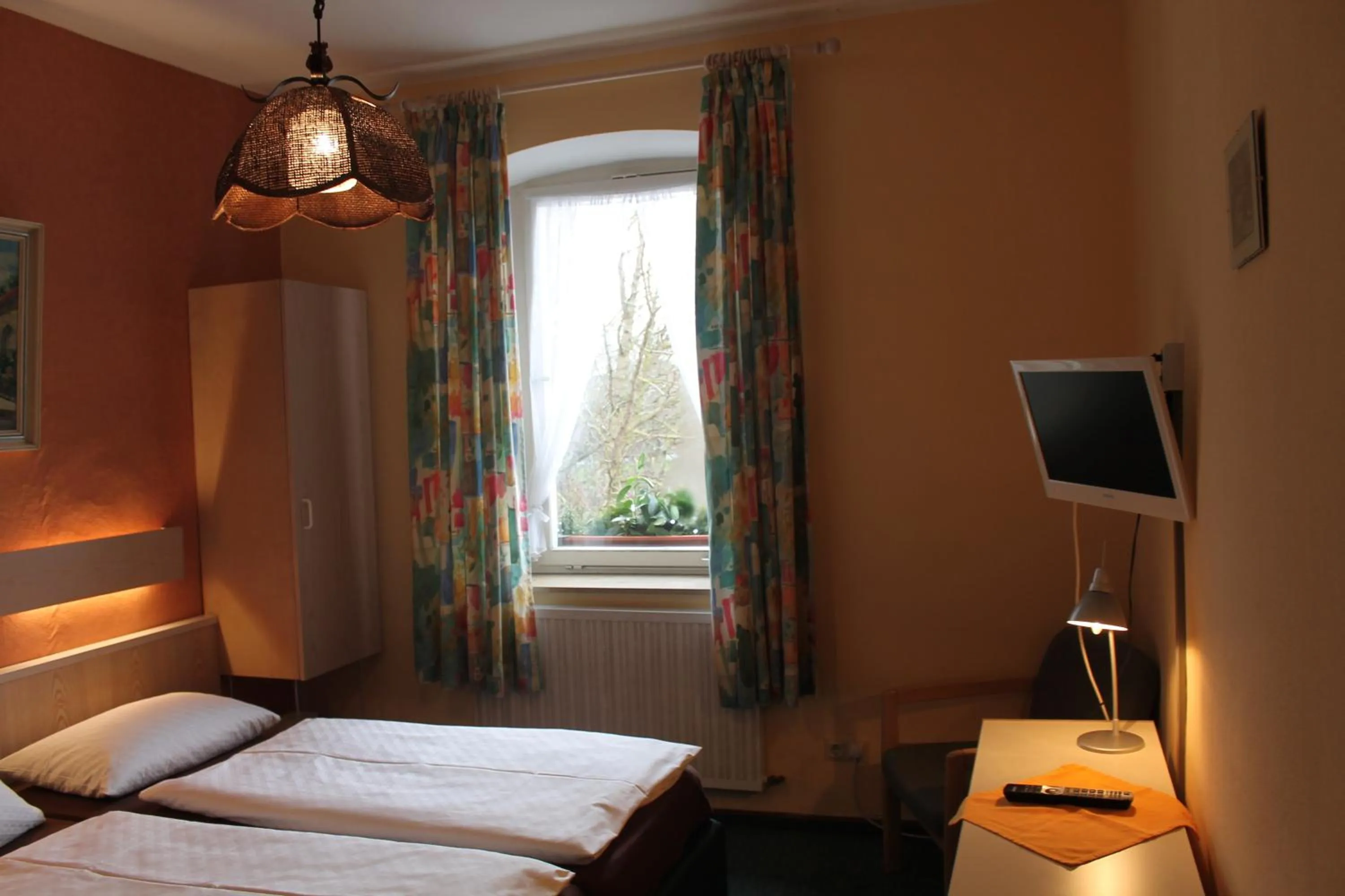 Day, Bed in Gasthof Post