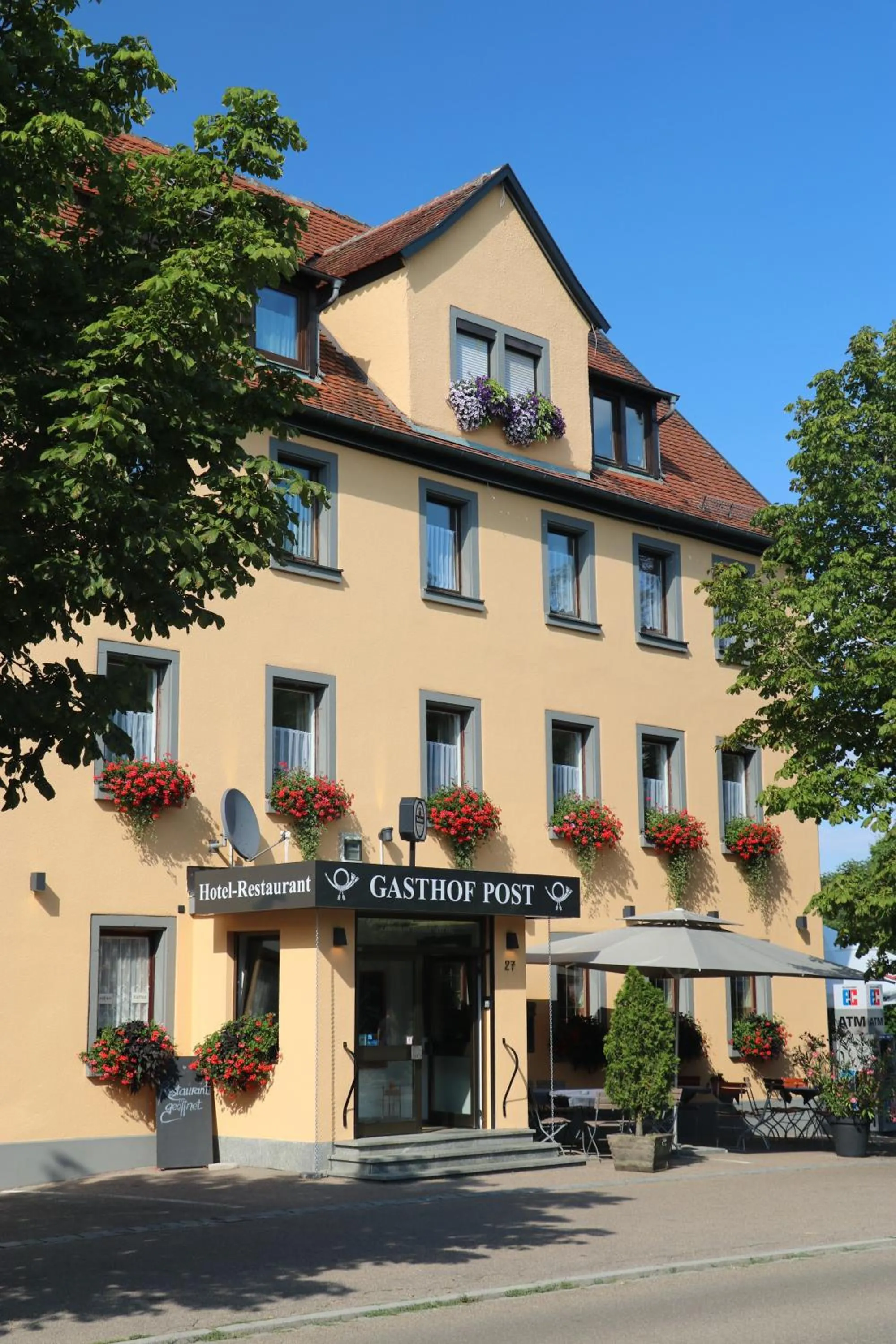 Facade/entrance in Gasthof Post