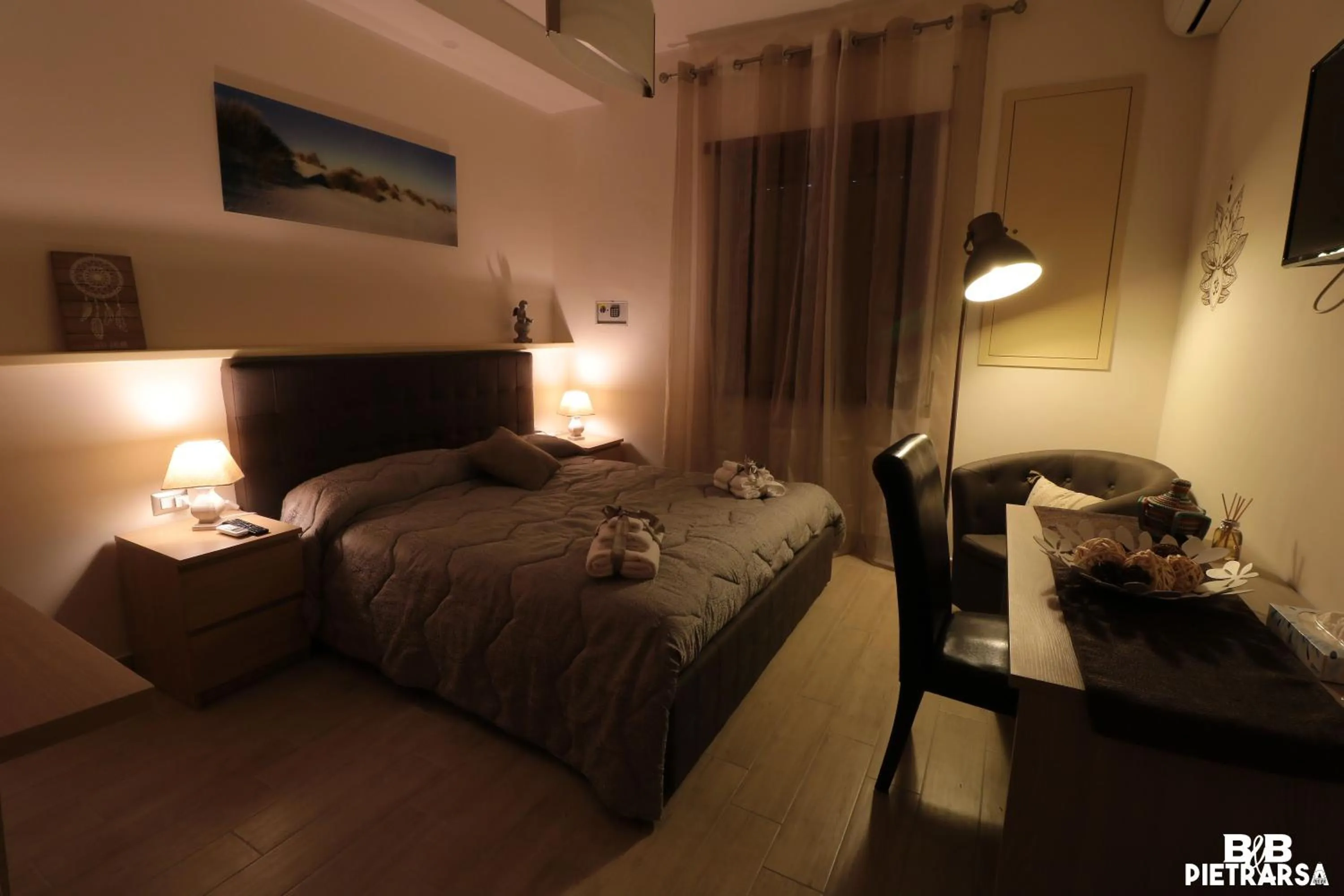 Night, Bed in B&B Pietrarsa