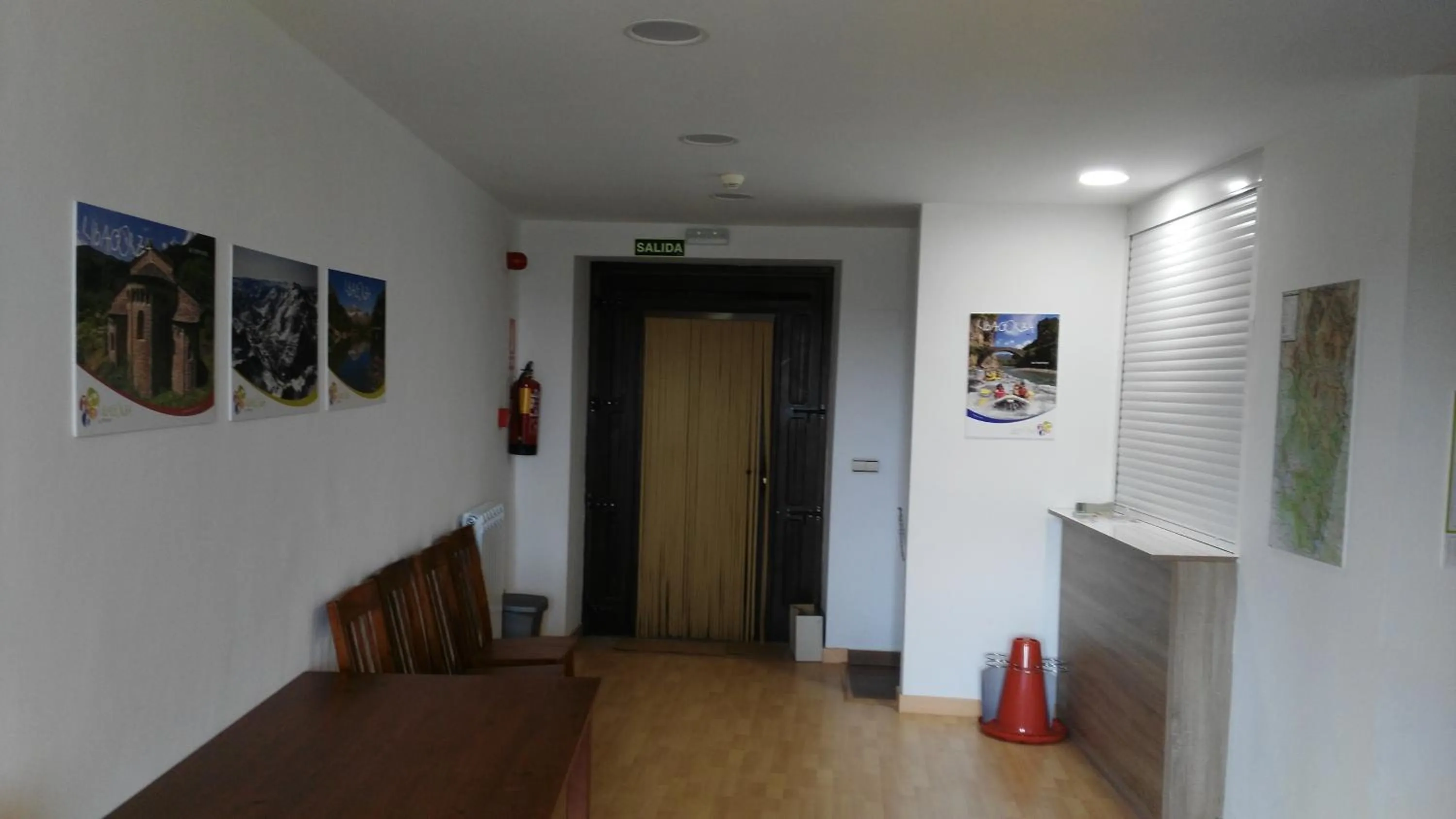 Lobby or reception in Albergue de Benabarre-CALUMET