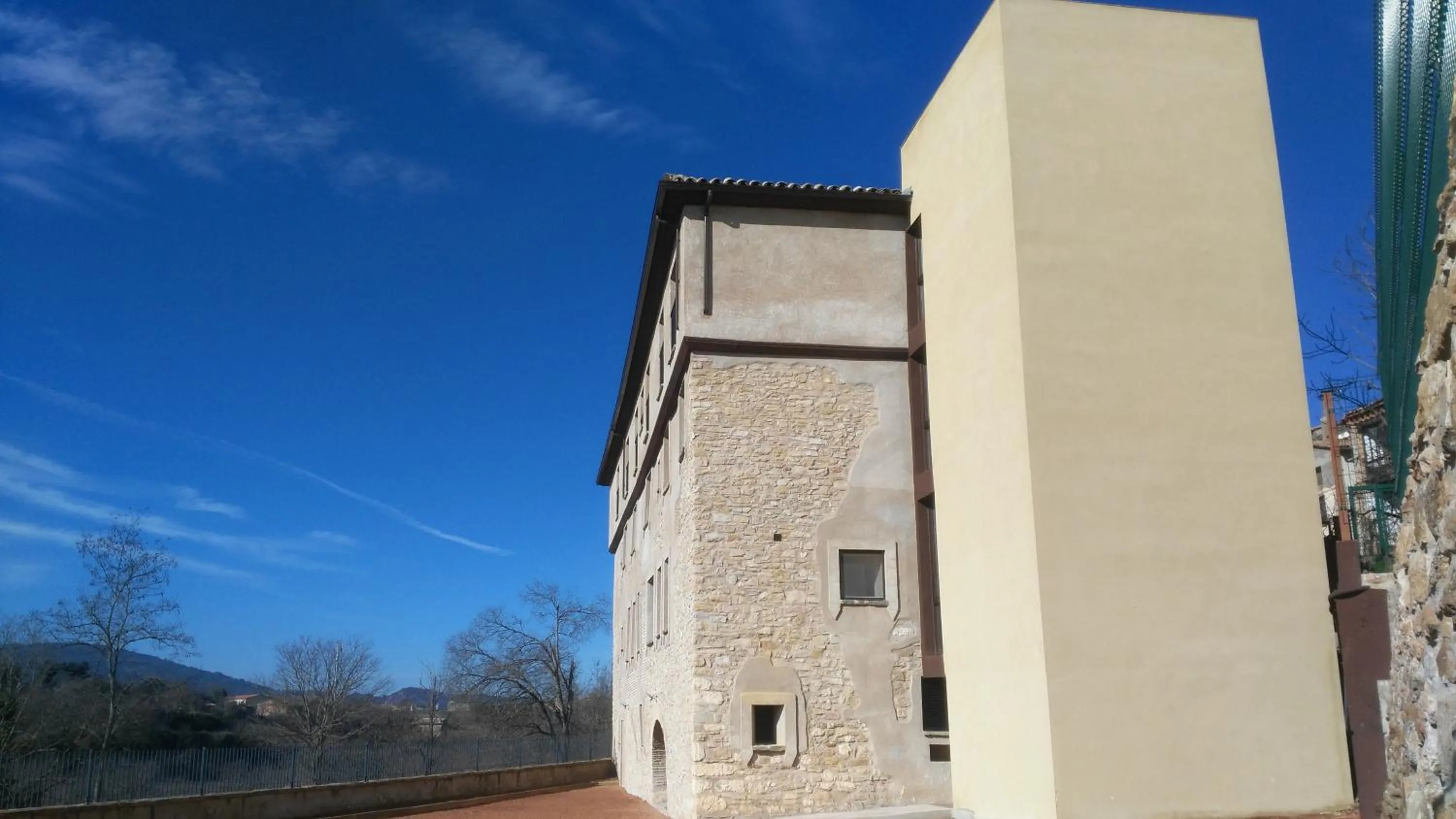 Property building in Albergue de Benabarre-CALUMET