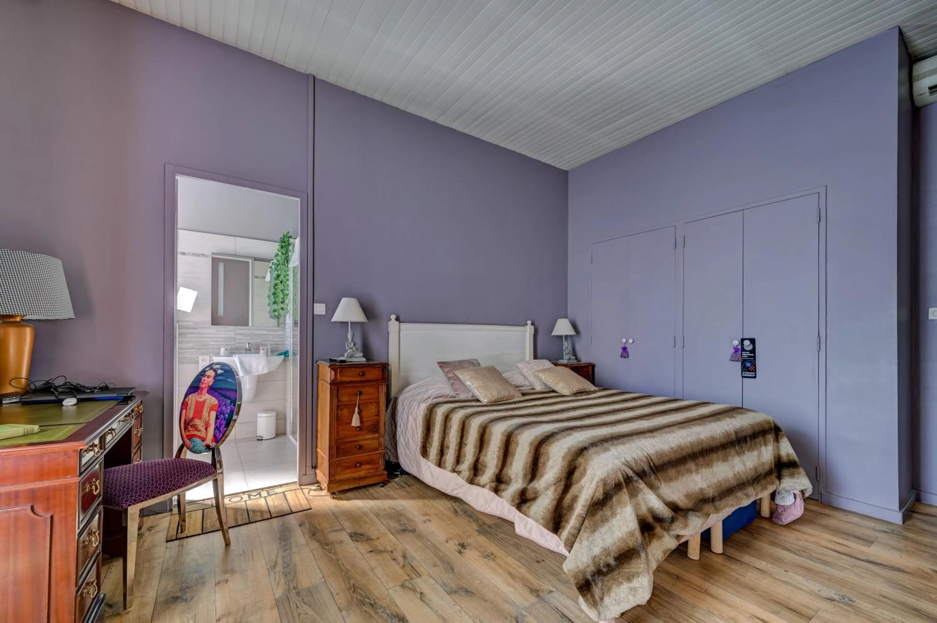 Photo of the whole room, Bed in Hotel Des Artistes