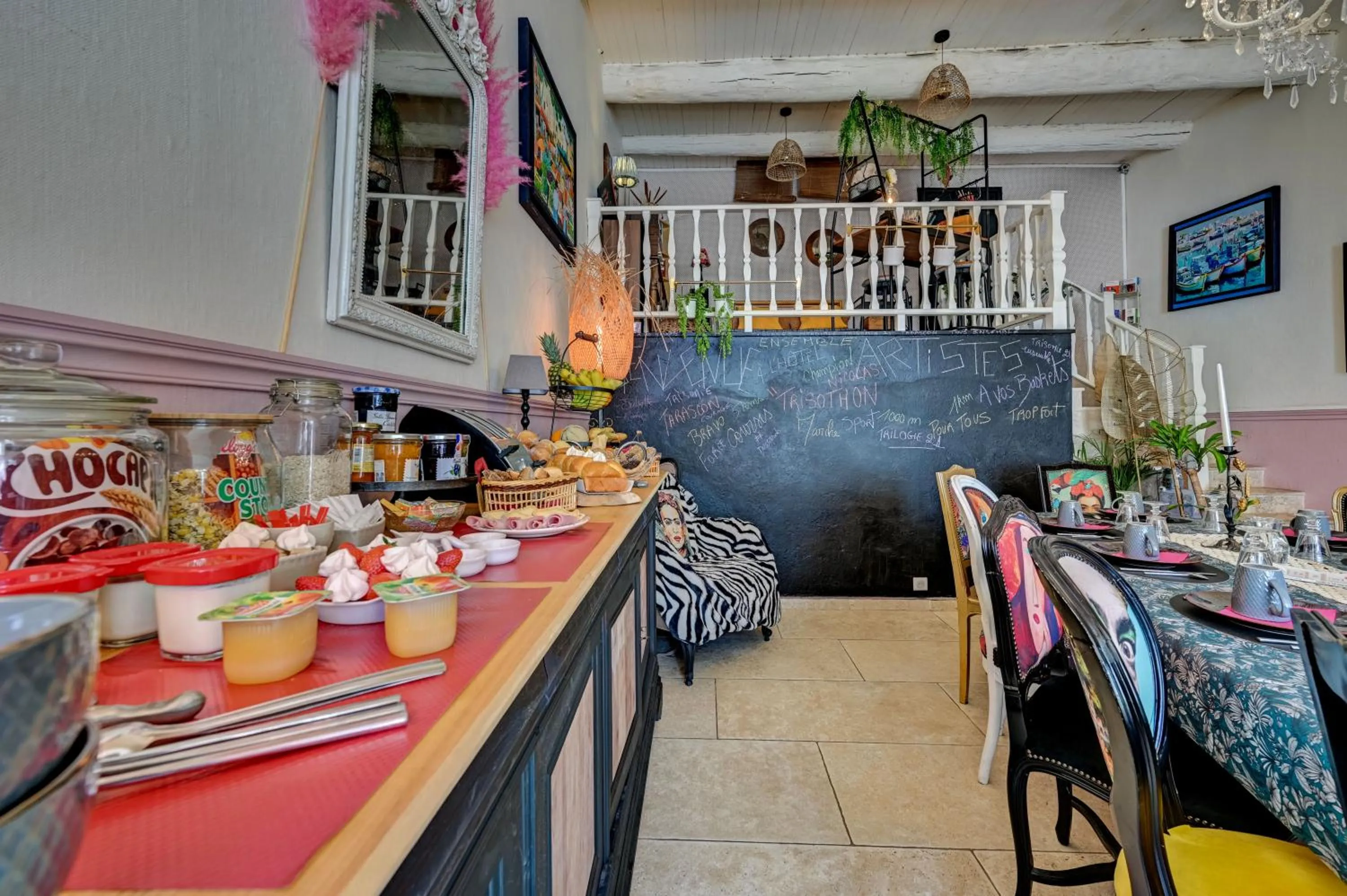 Breakfast in Hotel Des Artistes