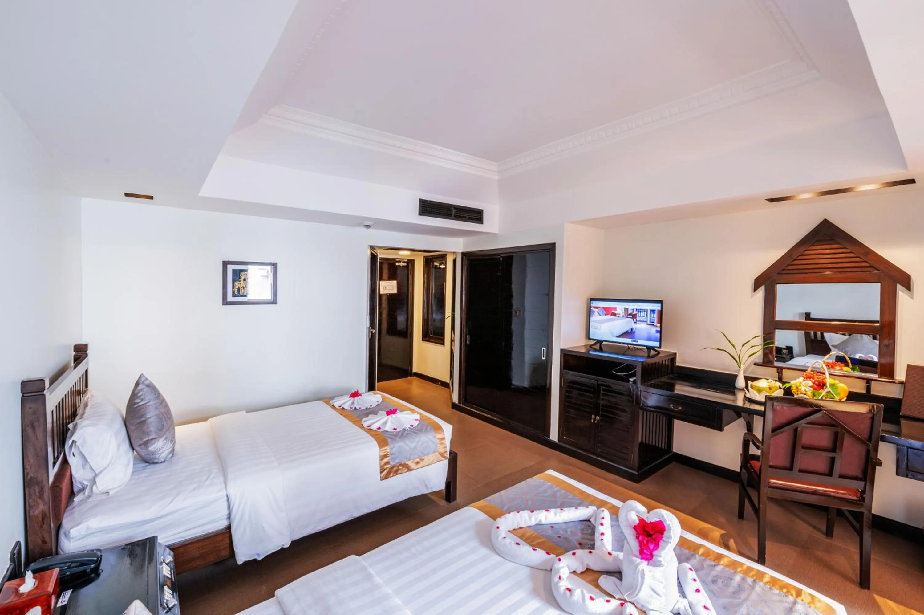 TV and multimedia, Bed in Sokchea Angkor Hotel