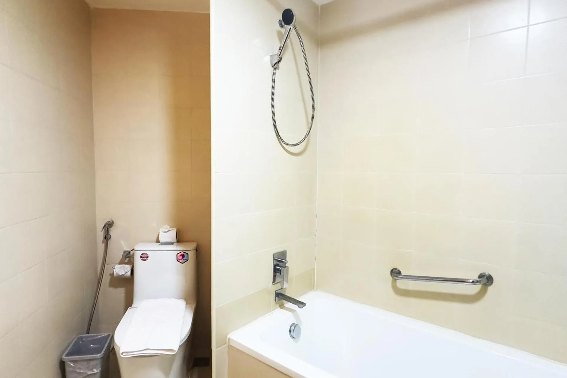 Bathroom in Sokchea Angkor Hotel