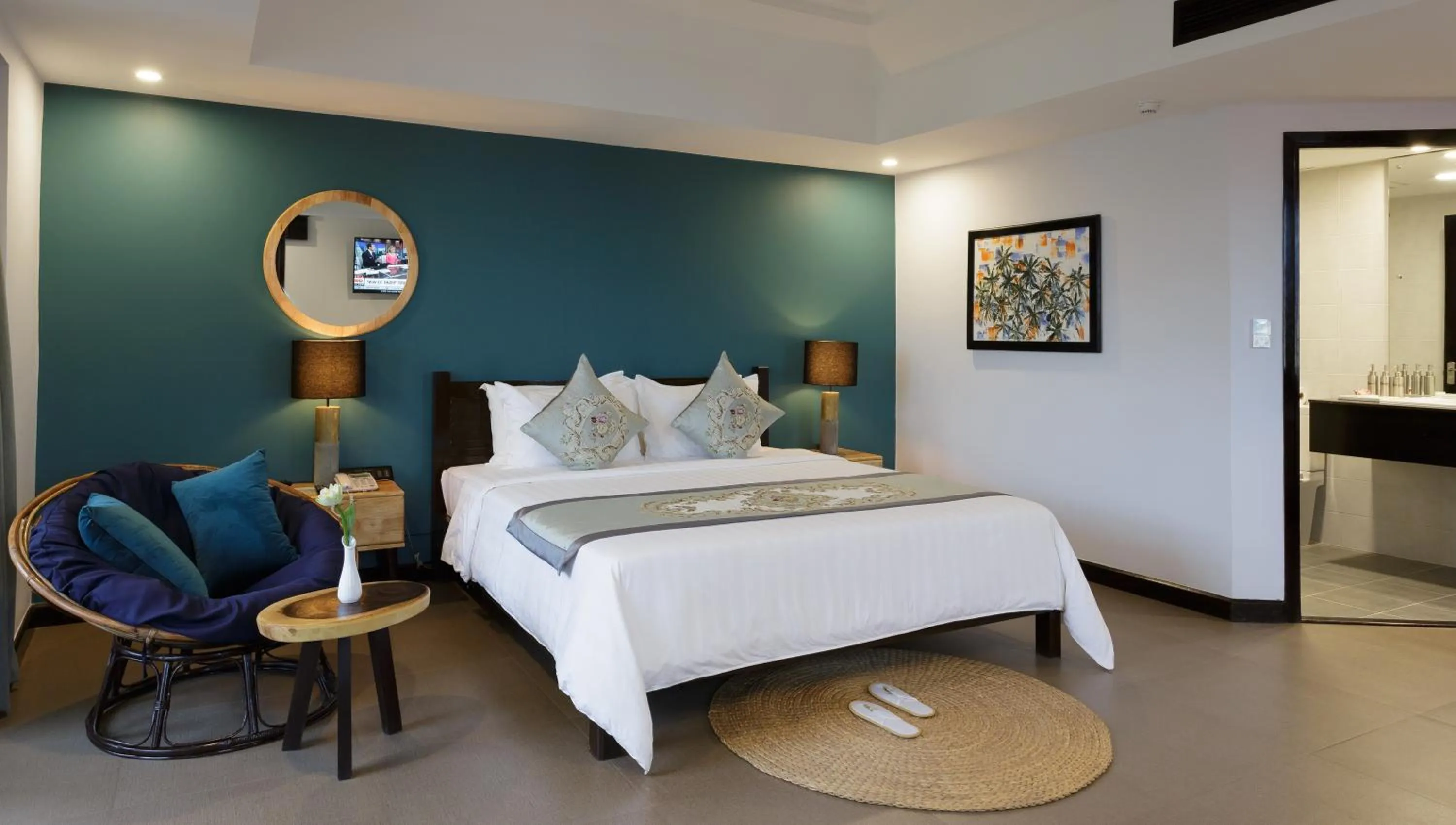 Bed in Sokchea Angkor Hotel