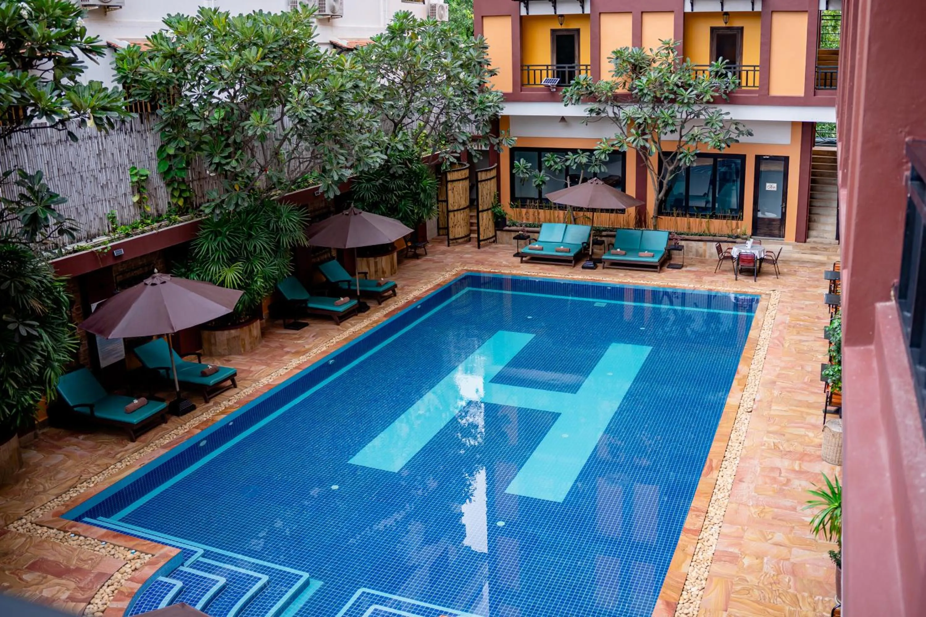 Swimming pool in Sokchea Angkor Hotel