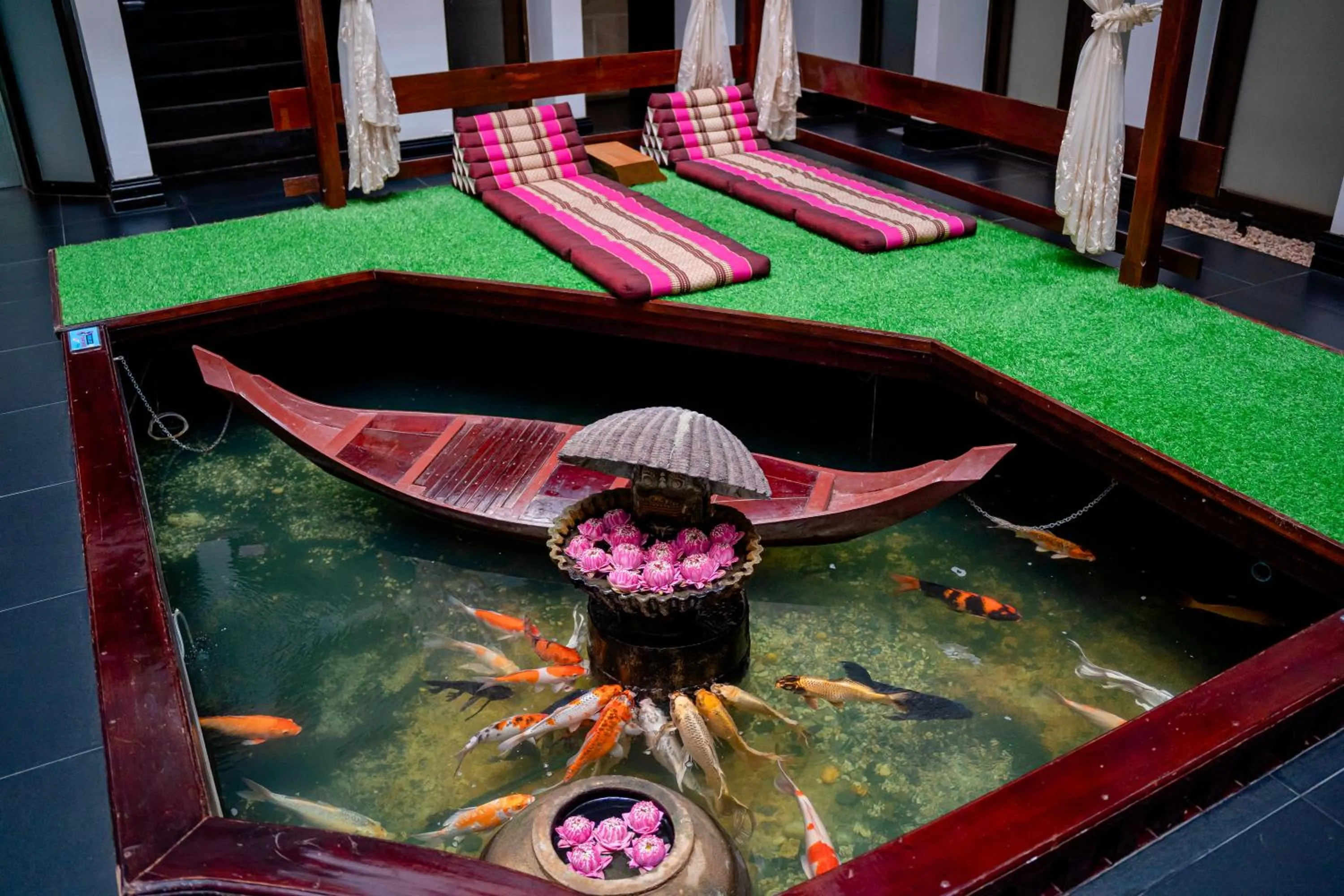 Decorative detail in Sokchea Angkor Hotel