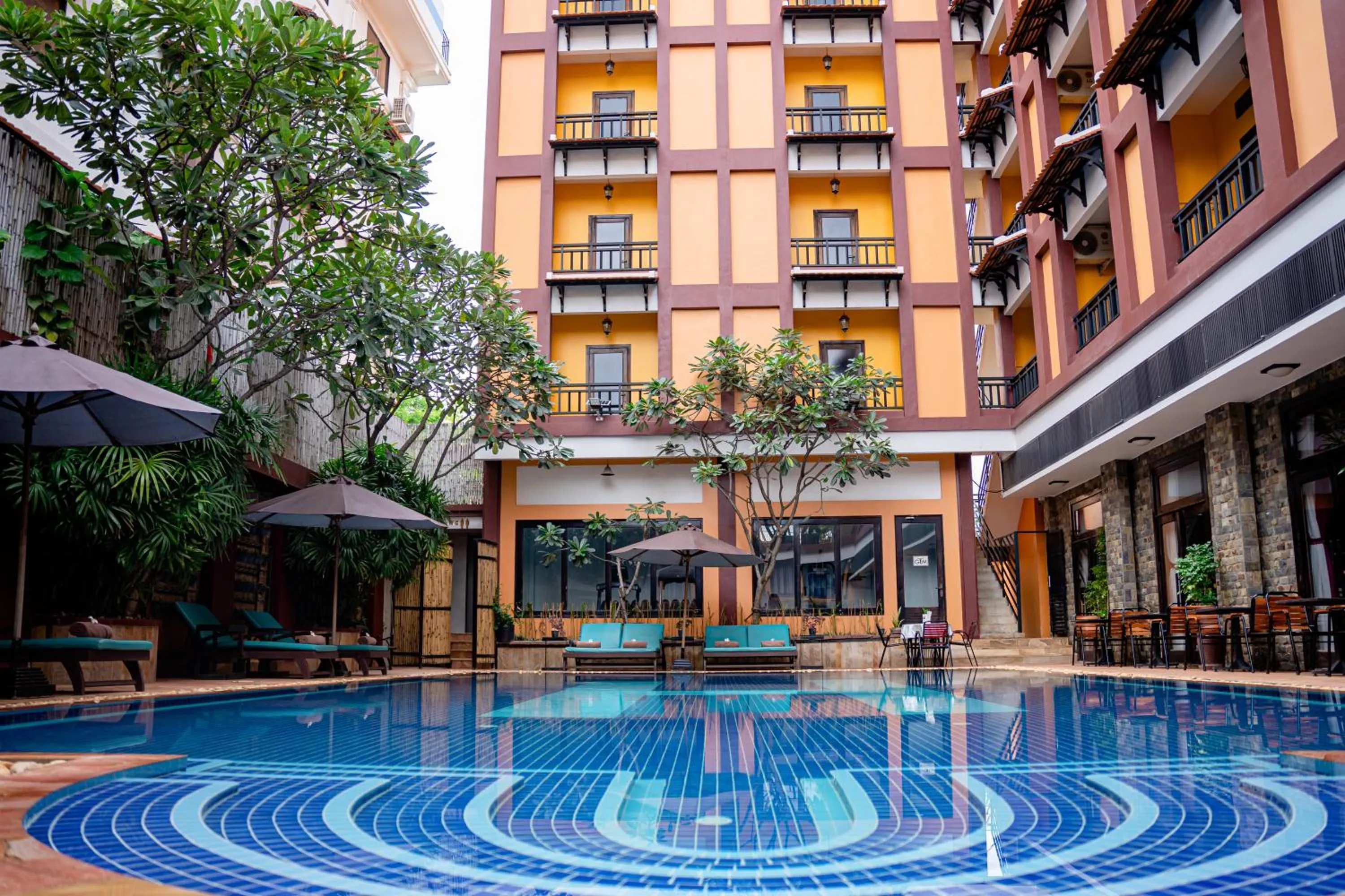 Swimming pool in Sokchea Angkor Hotel