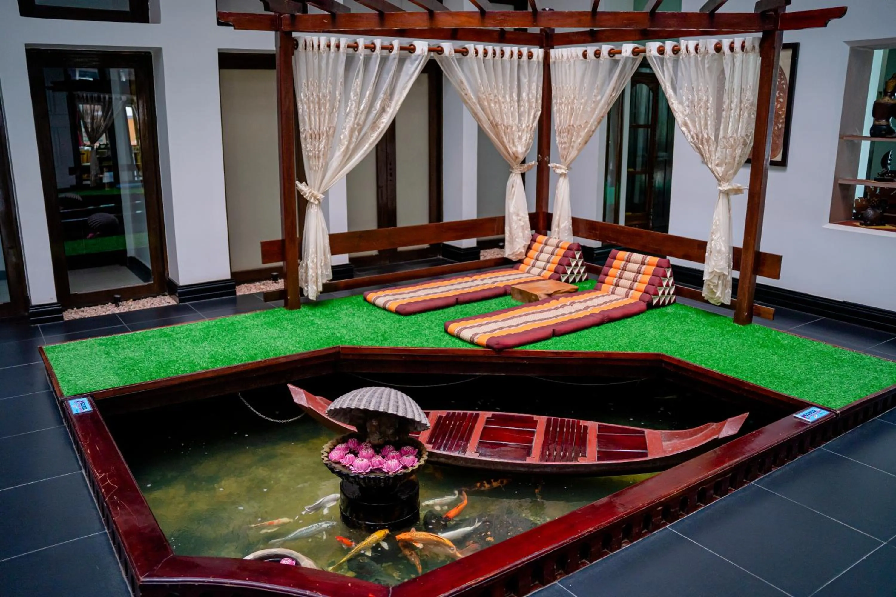 Decorative detail in Sokchea Angkor Hotel