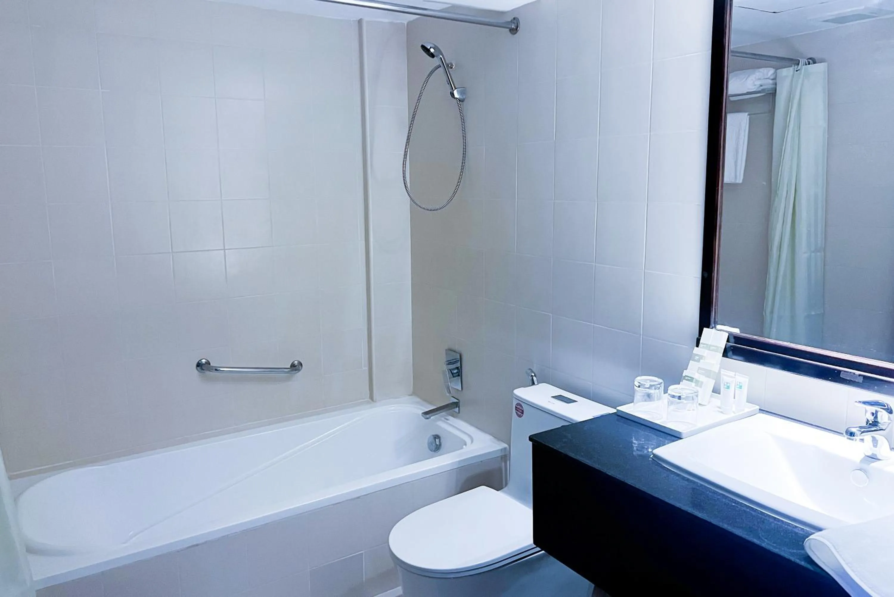 Toilet in Sokchea Angkor Hotel