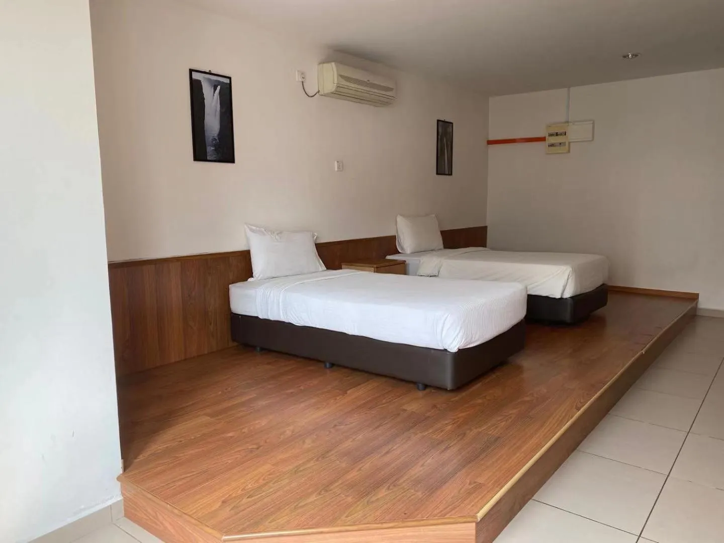 Bed in Swan Garden Hotel