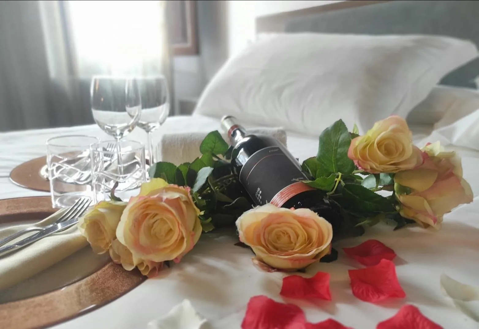 Bed in La Torre wine resort