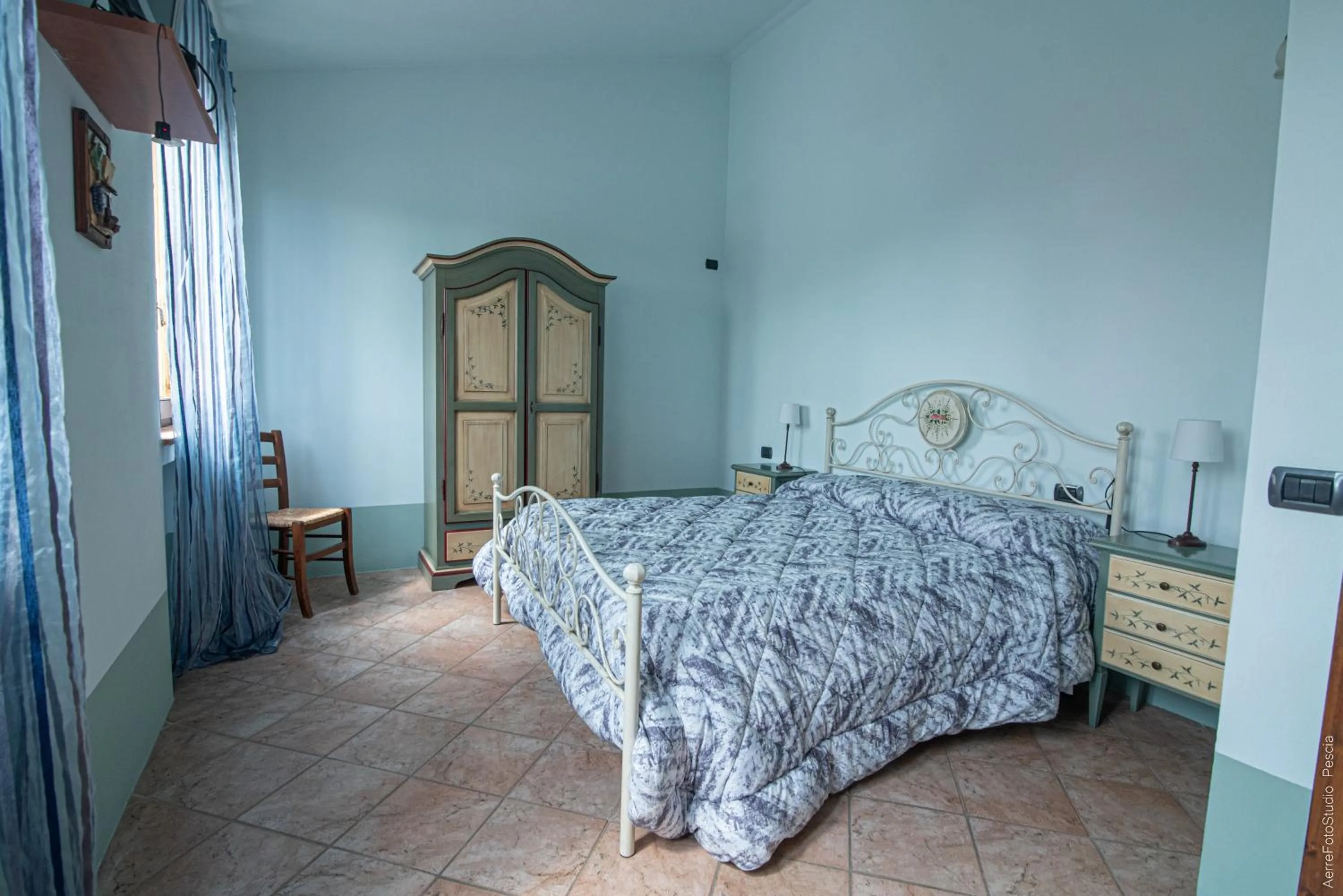 Bed in La Torre wine resort