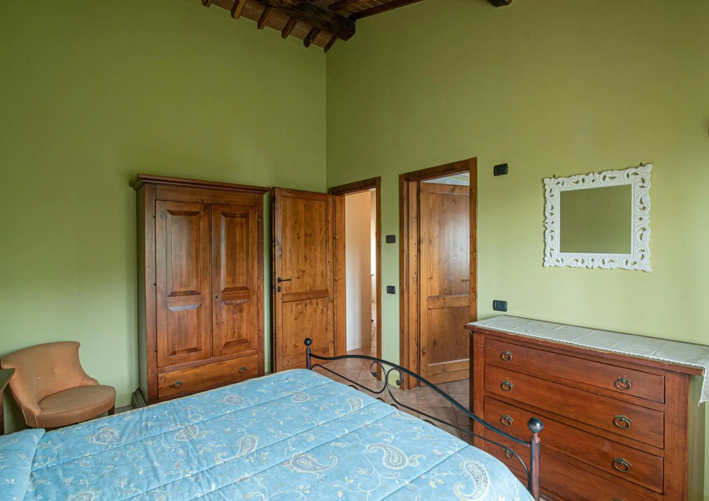 Bed in La Torre wine resort