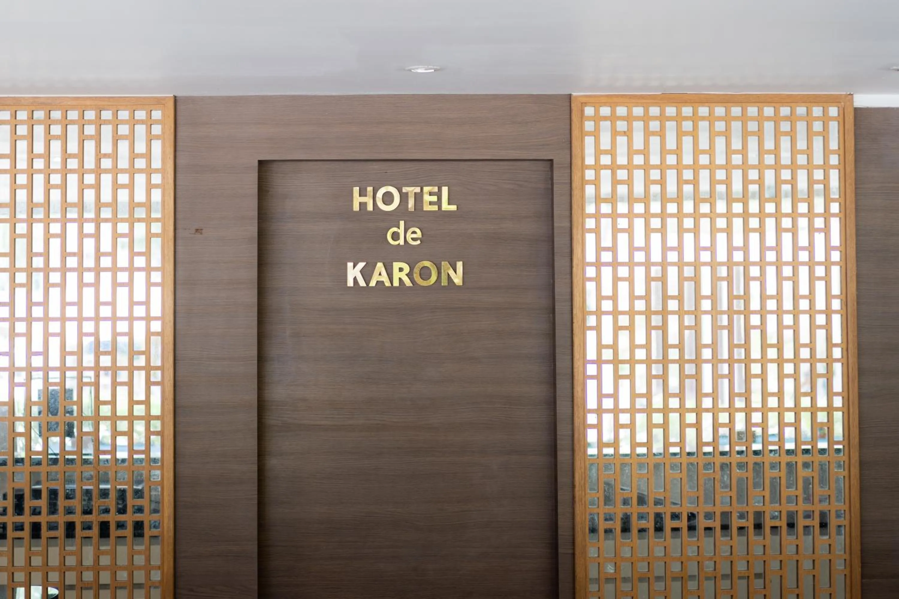 Hotel De Karon