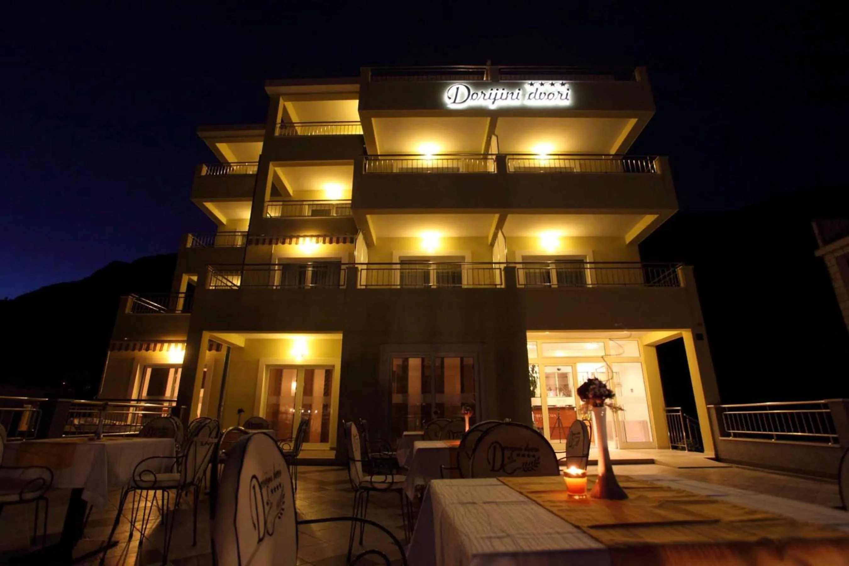 Facade/entrance in Dorijini Dvori