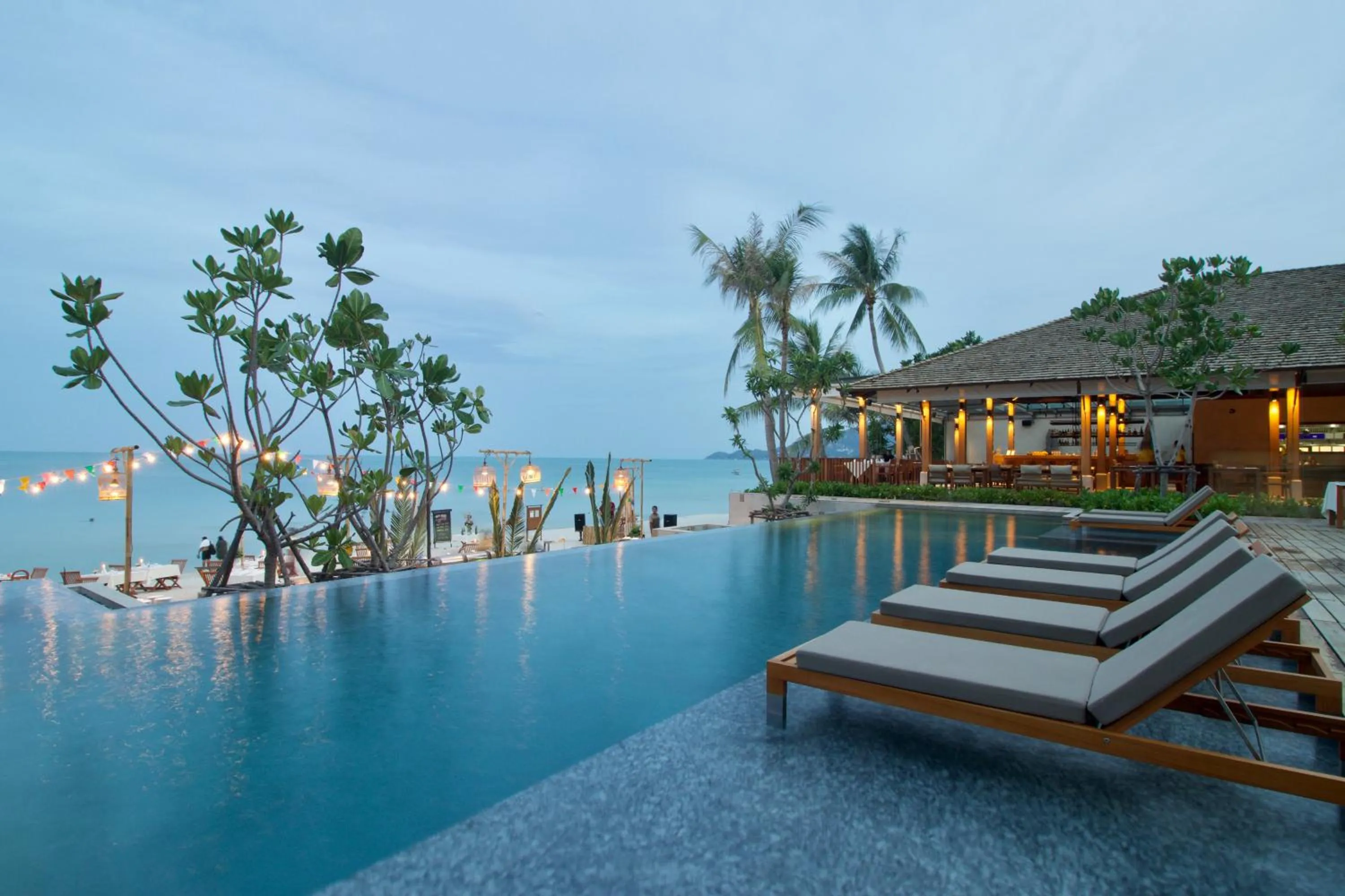 Swimming pool in Banana Fan Sea Resort