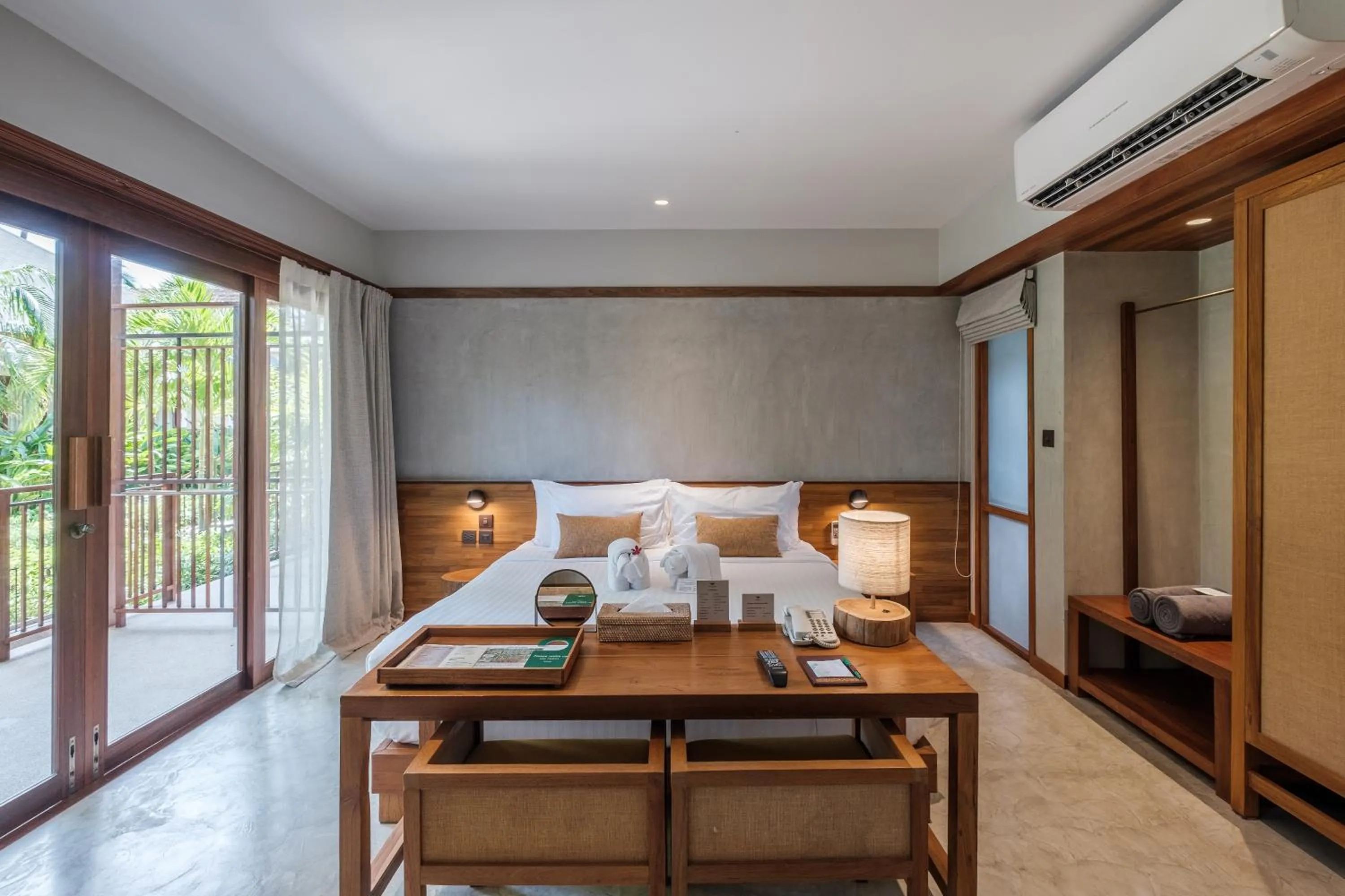 Bed in Banana Fan Sea Resort