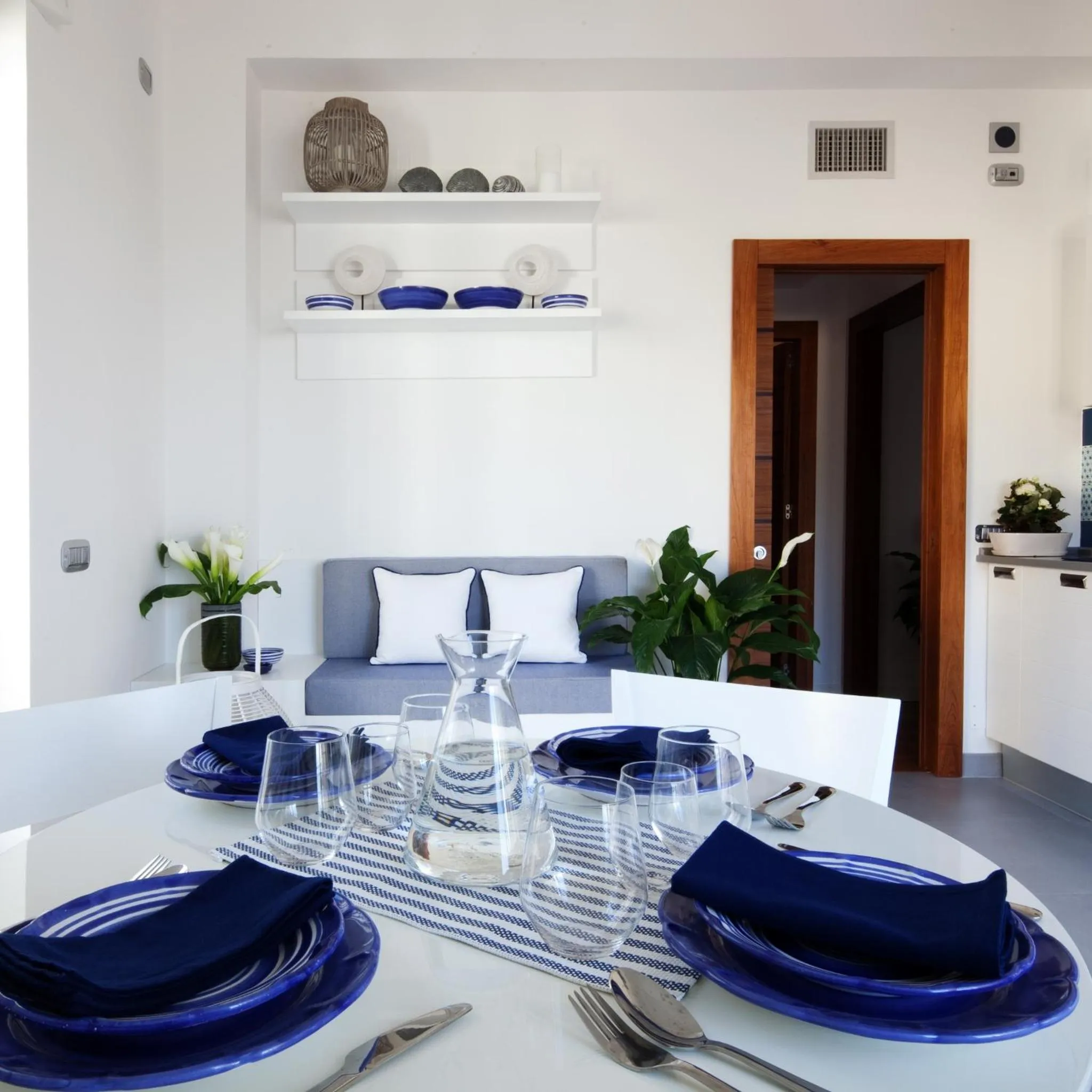 Decorative detail in Cubo Apartments