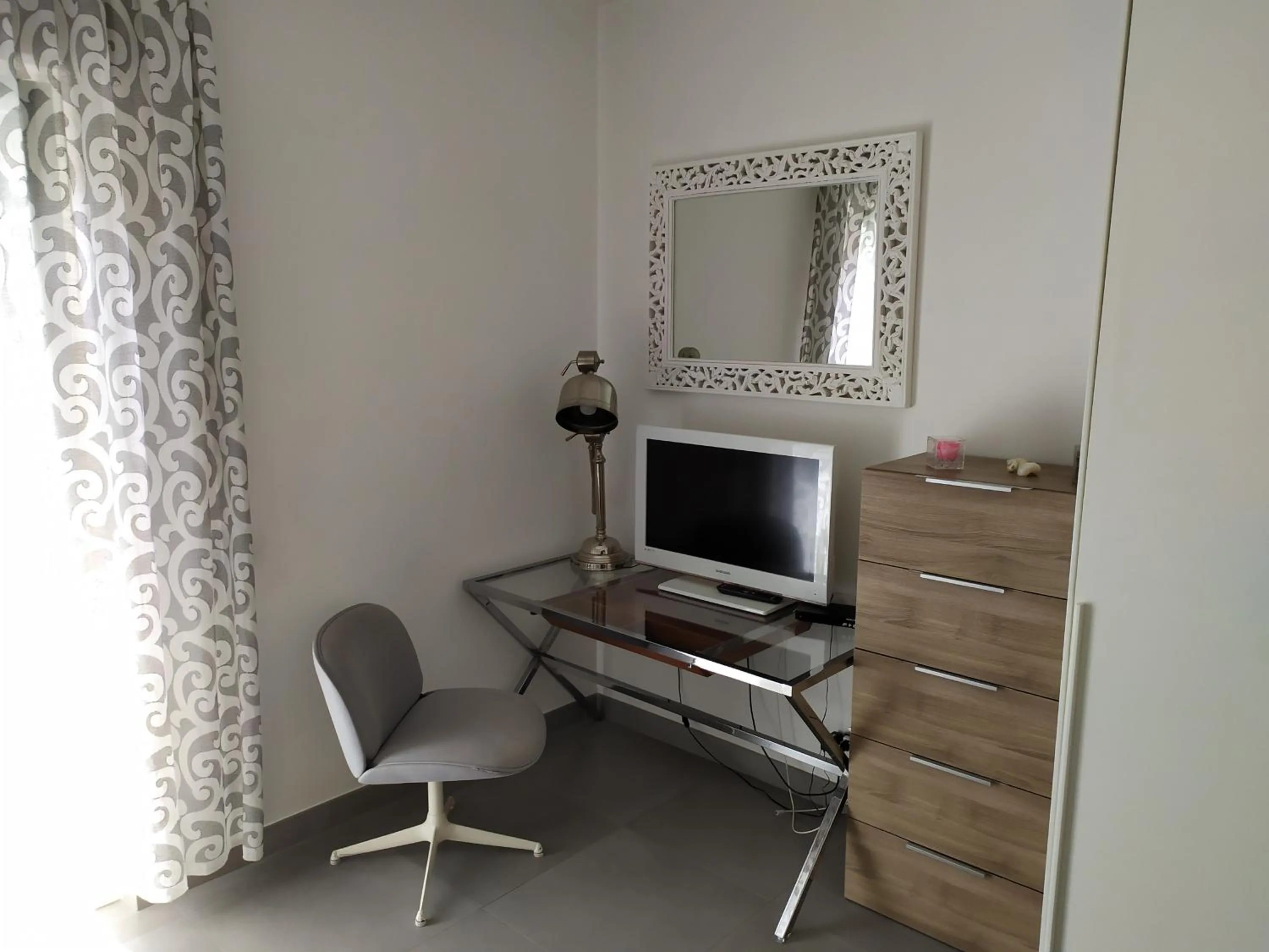 TV and multimedia in Cubo Apartments