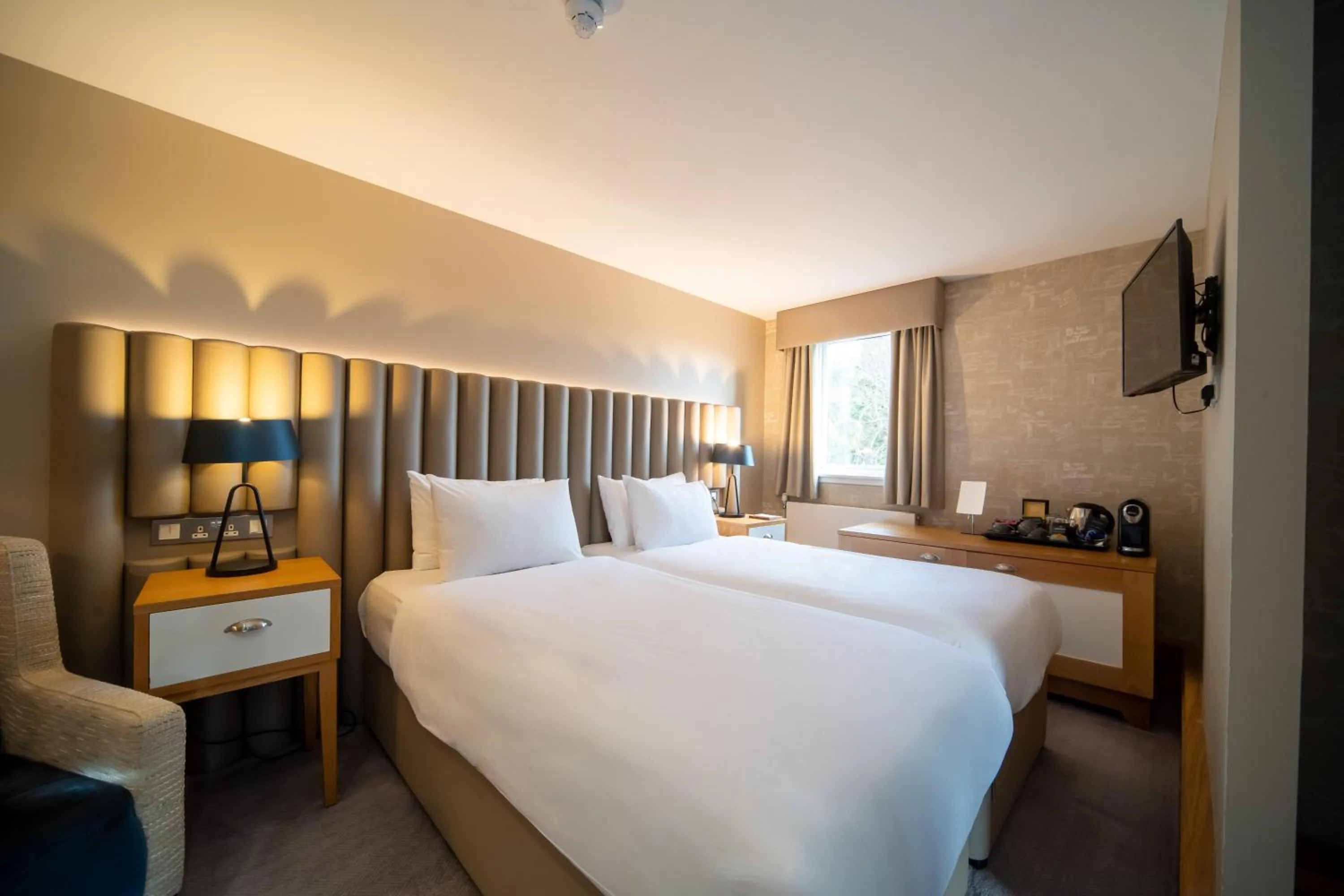 Bedroom, Bed in The Scholar