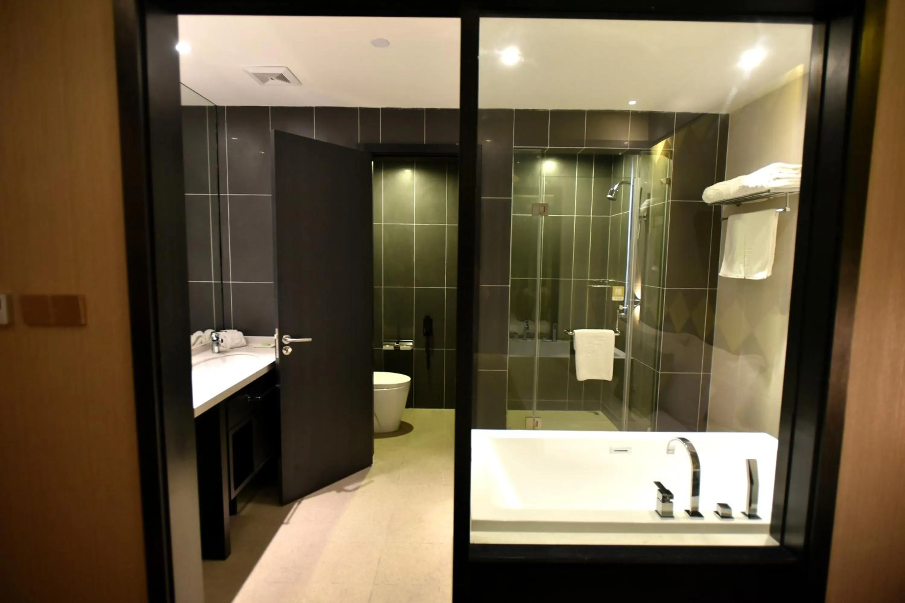 Toilet in SHANGHAI-DECO Hotel-Free shuttle bus to Pudong Airport and Disneyland