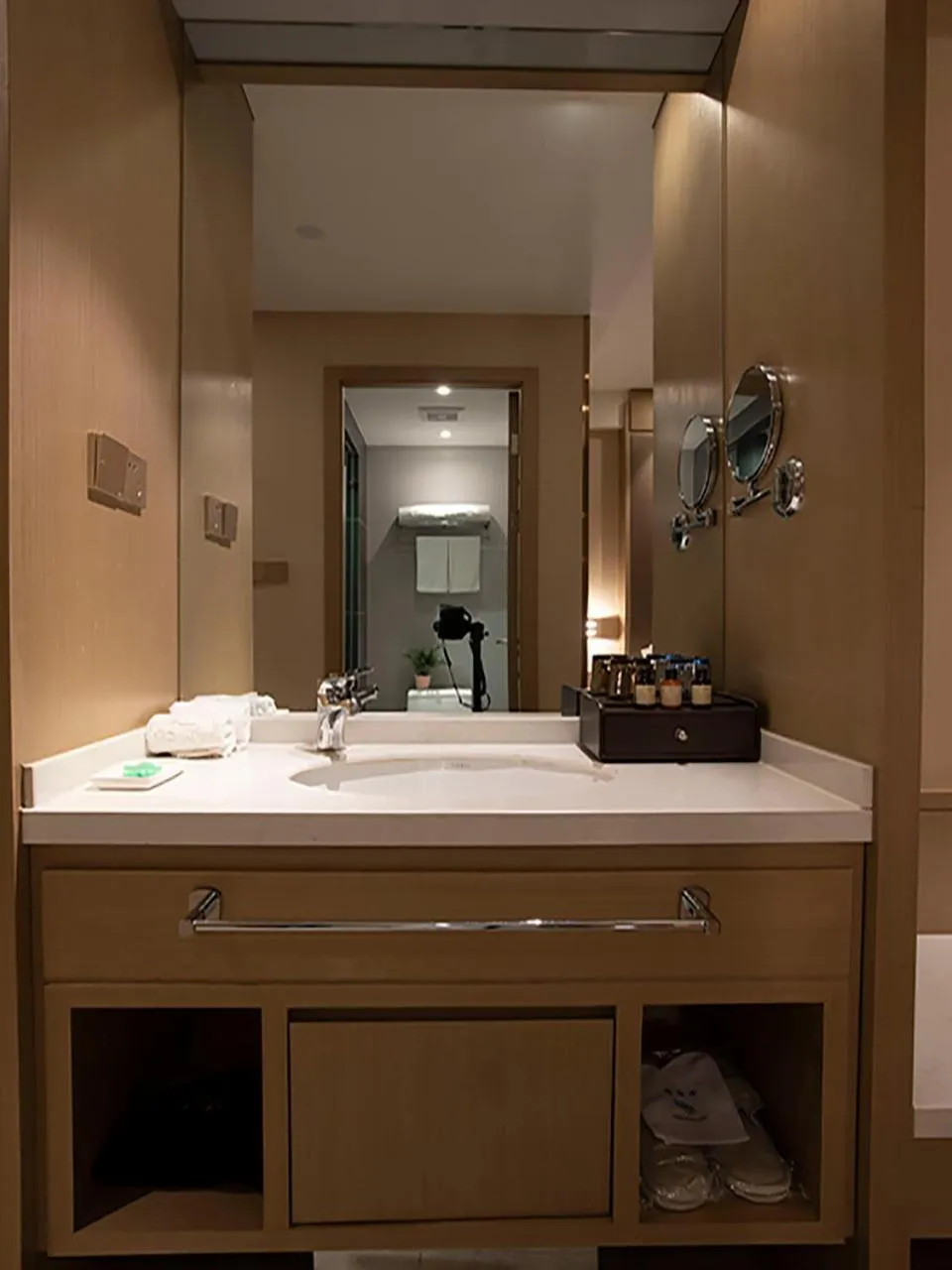 Bathroom in SHANGHAI-DECO Hotel-Free shuttle bus to Pudong Airport and Disneyland