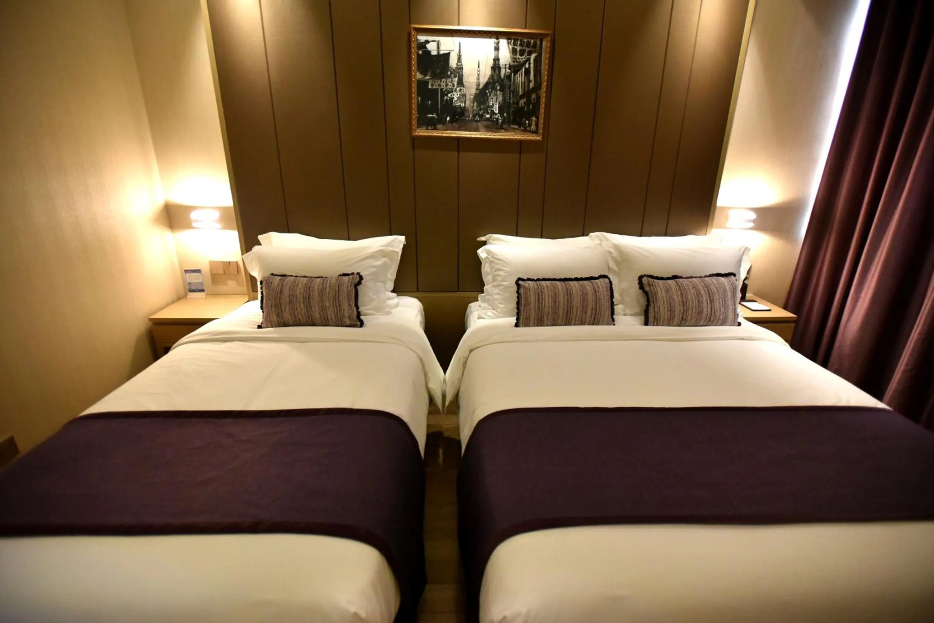 Photo of the whole room, Bed in SHANGHAI-DECO Hotel-Free shuttle bus to Pudong Airport and Disneyland