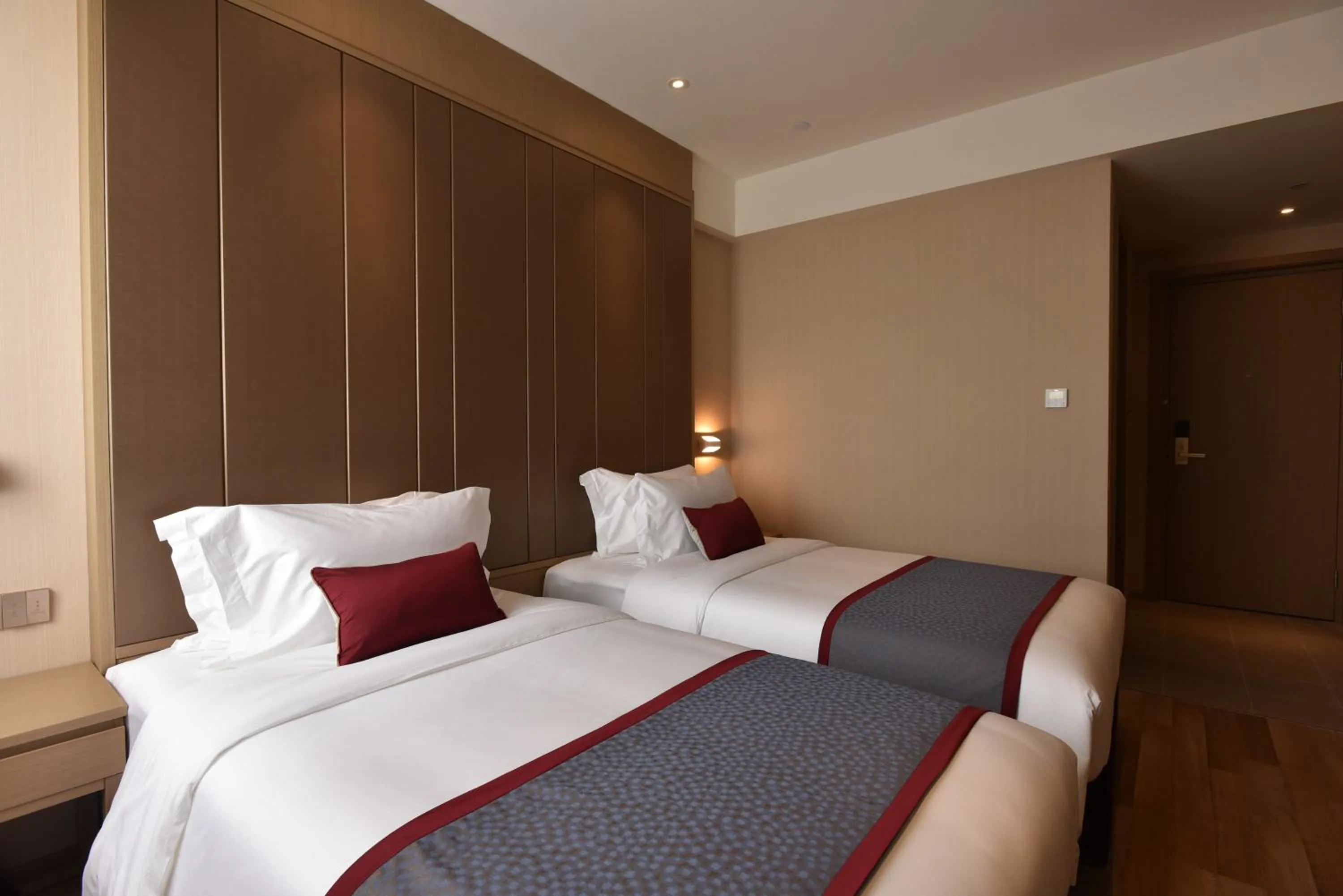 Bed in SHANGHAI-DECO Hotel-Free shuttle bus to Pudong Airport and Disneyland