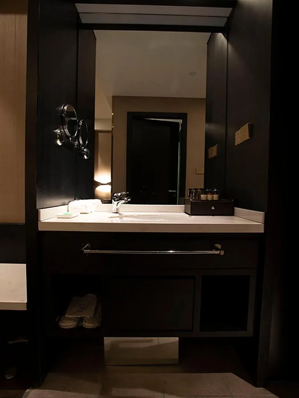 SHANGHAI-DECO Hotel-Free shuttle bus to Pudong Airport and Disneyland