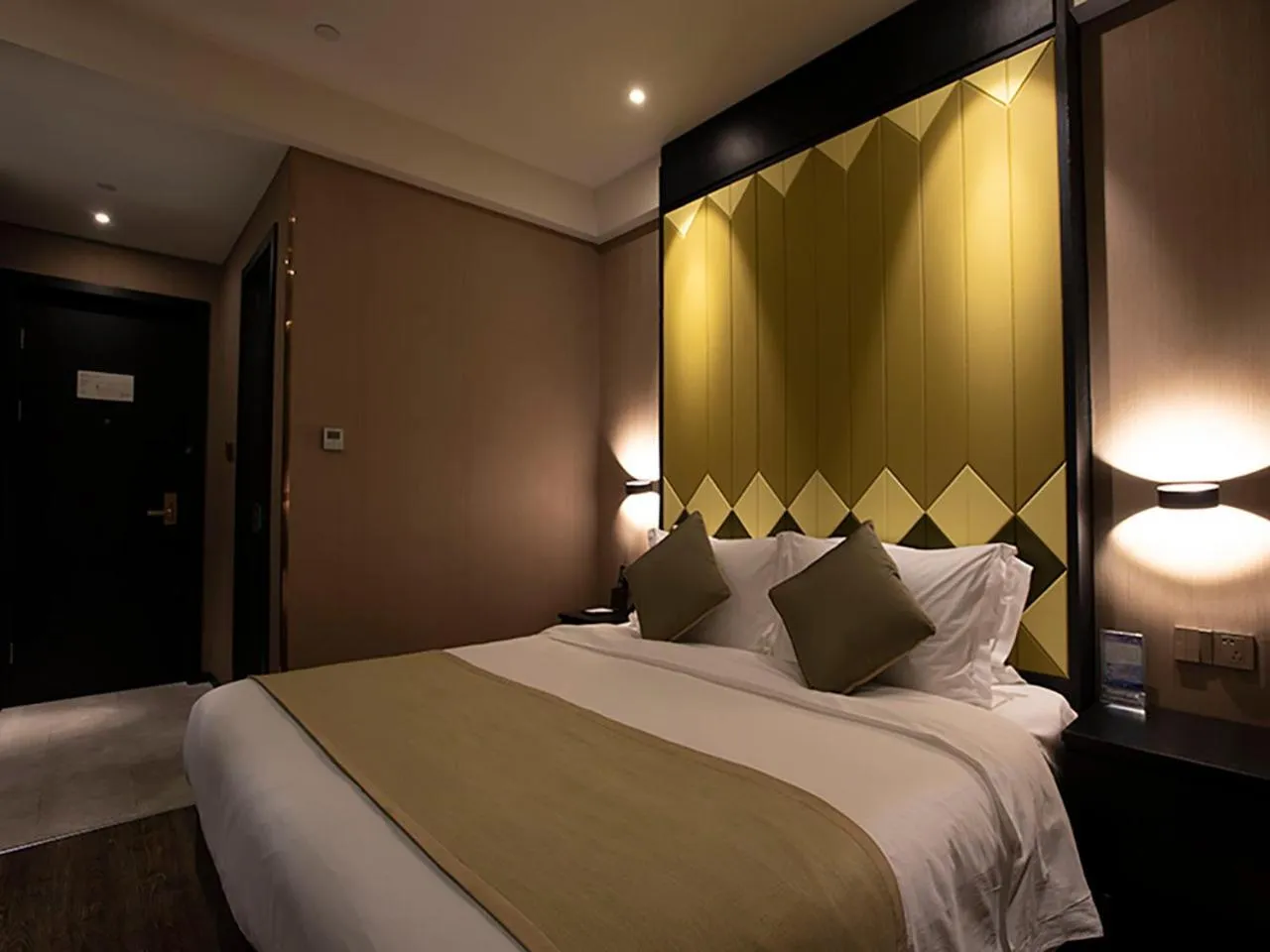 Bed in SHANGHAI-DECO Hotel-Free shuttle bus to Pudong Airport and Disneyland
