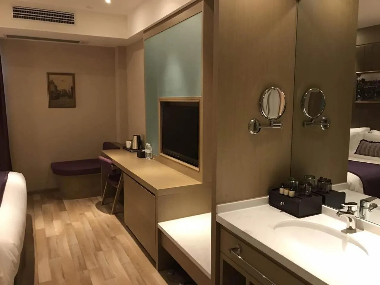 Bedroom, Bed in SHANGHAI-DECO Hotel-Free shuttle bus to Pudong Airport and Disneyland
