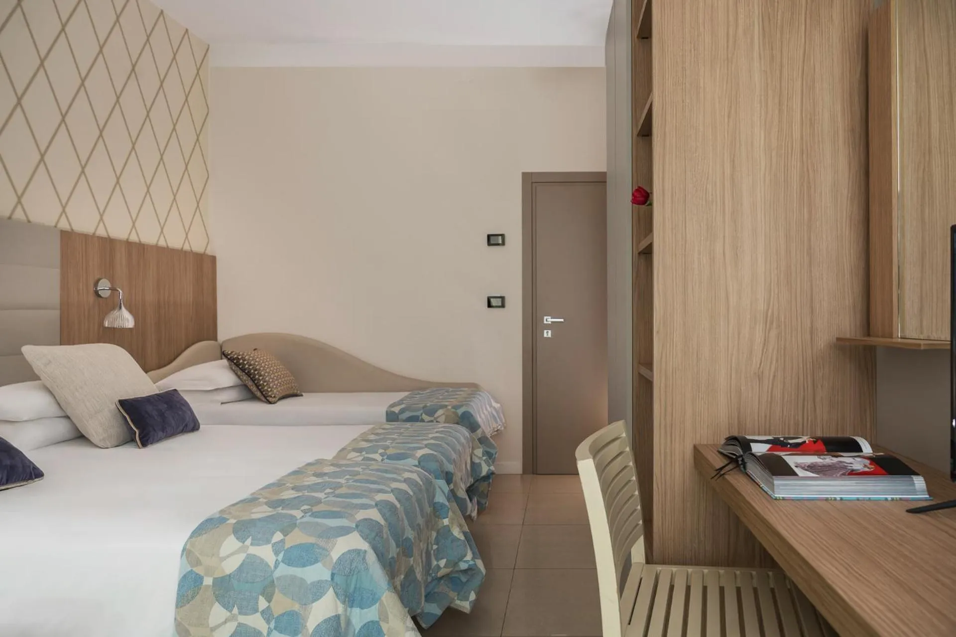 Bed in Hotel Calypso- Rimini Marina Centro