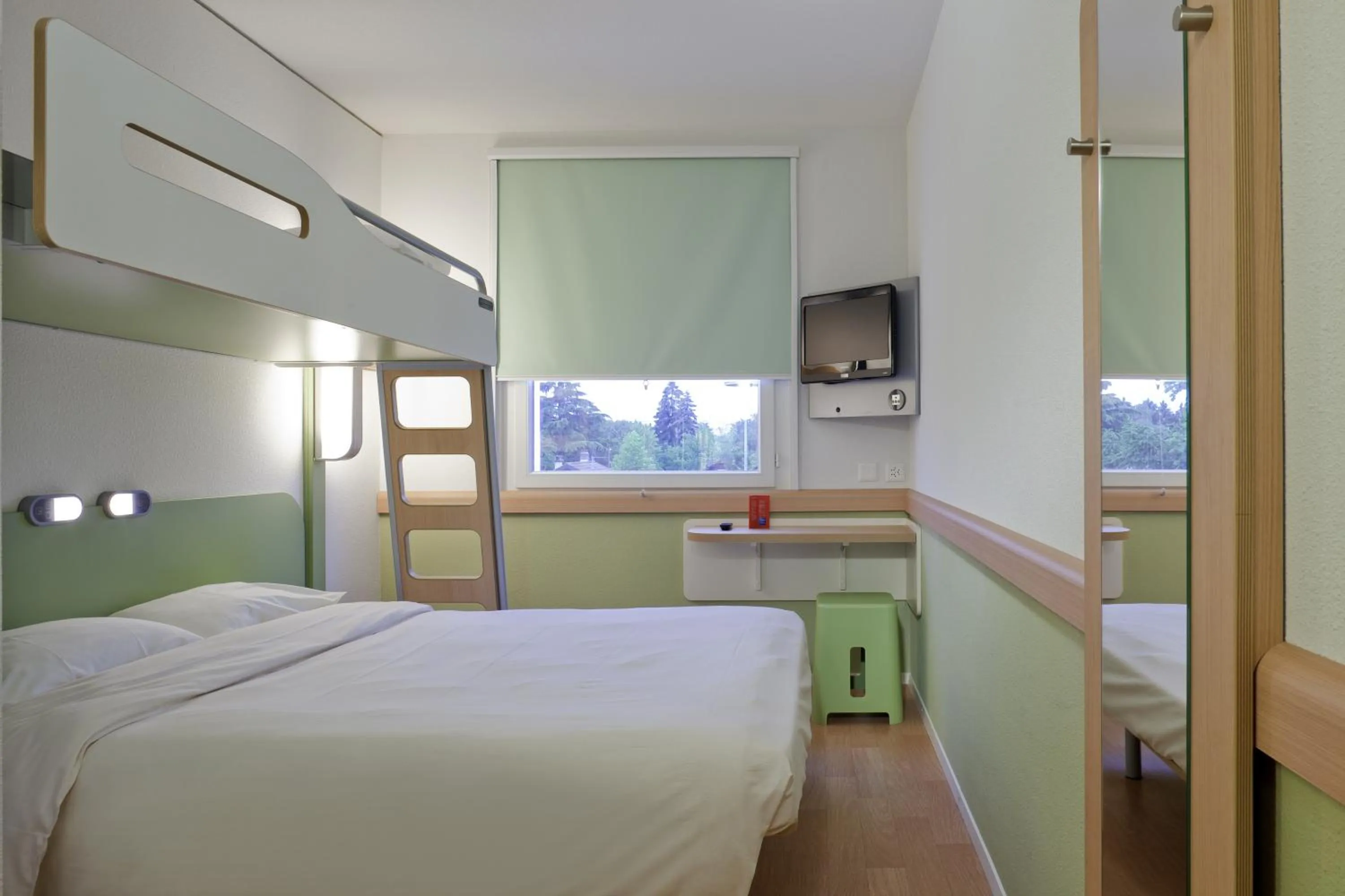 bunk bed, Bed in ibis budget Basel Pratteln