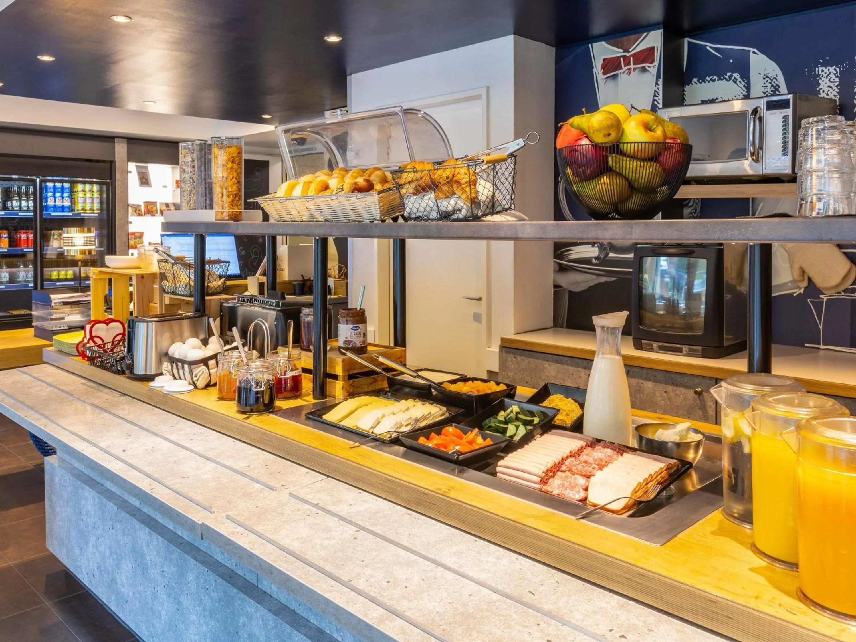 Breakfast in ibis budget Basel Pratteln