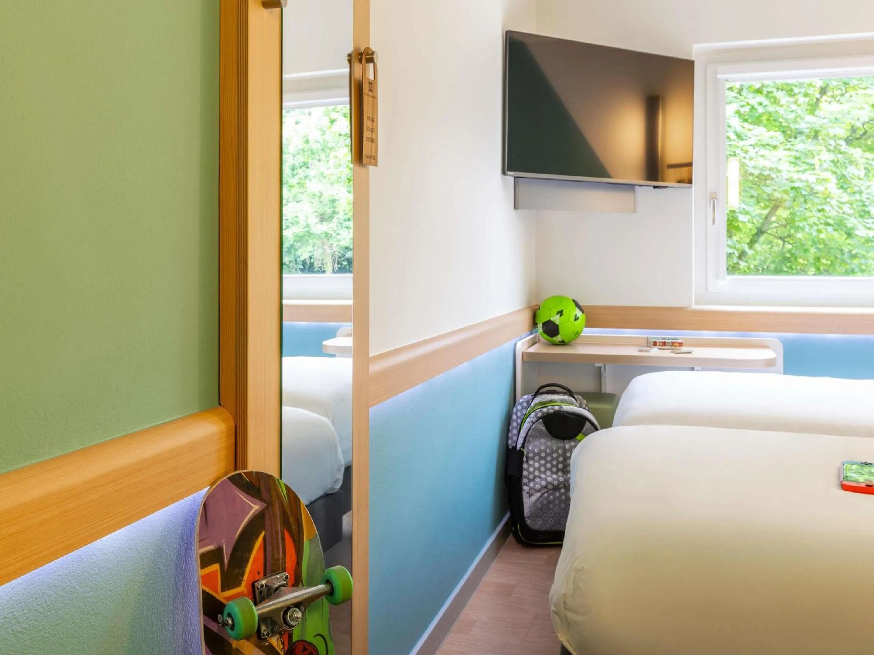 Bedroom, Bed in ibis budget Basel Pratteln