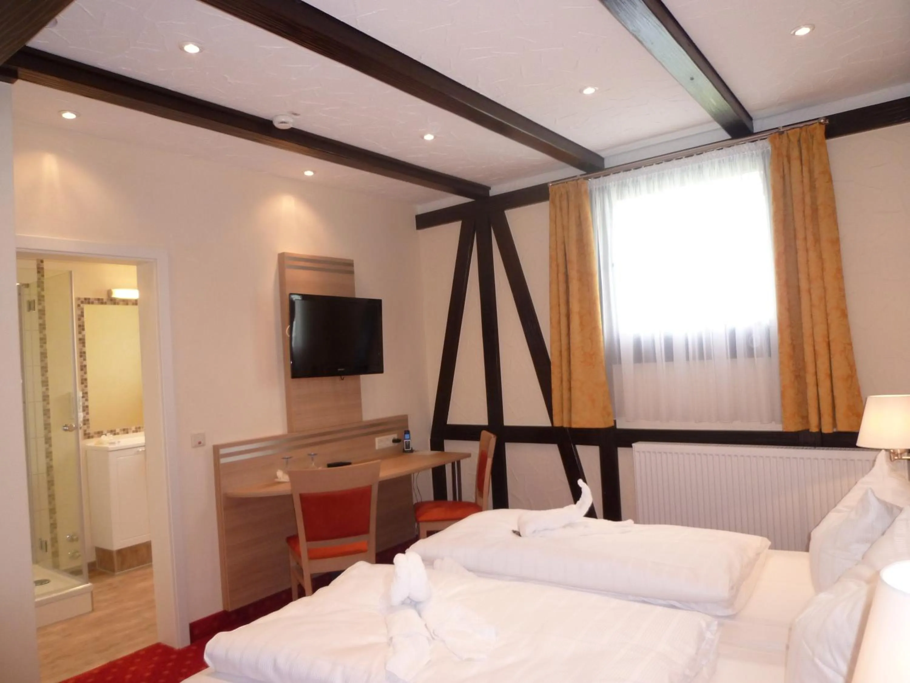 Bed in Hotel Altes Weinhaus