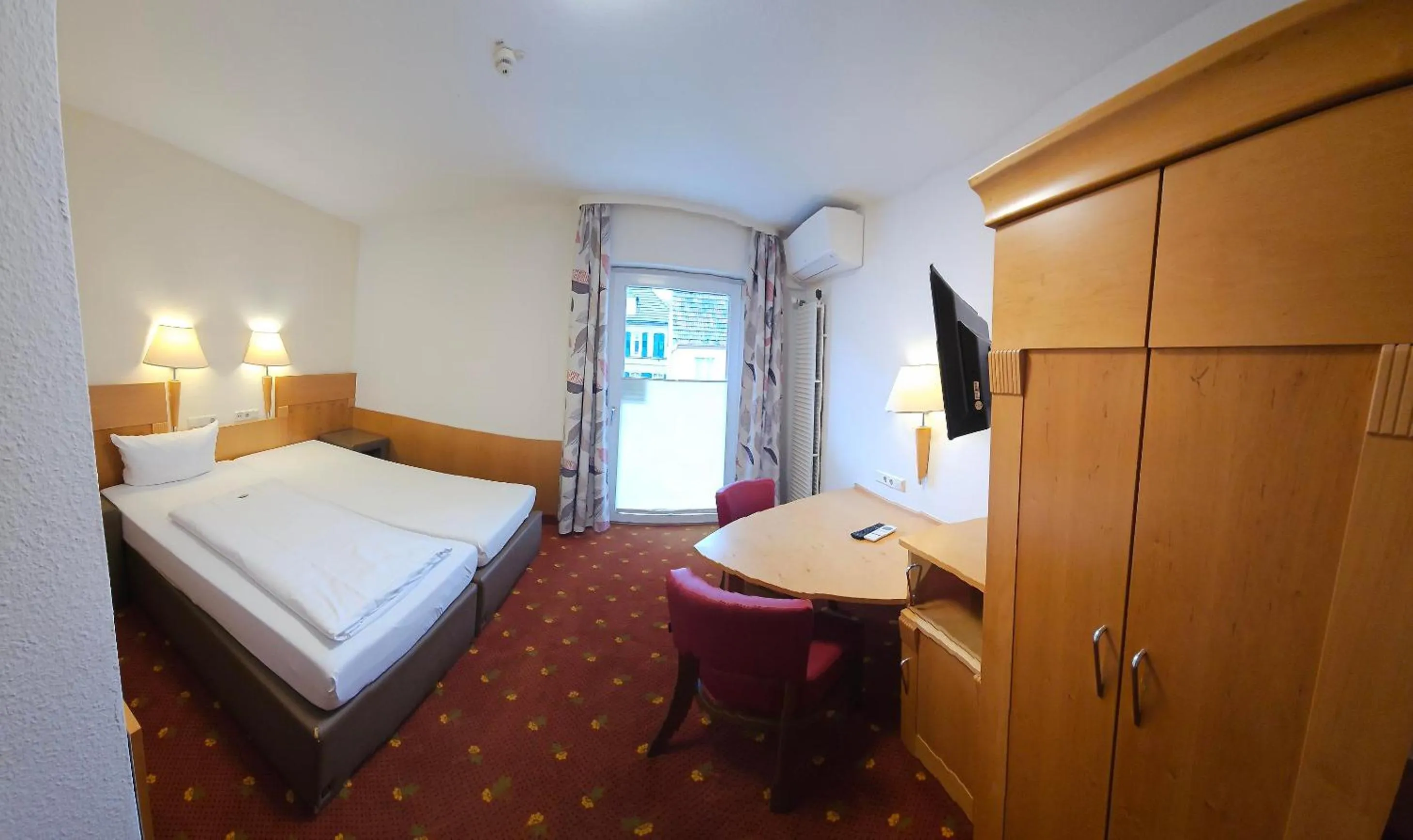 Bed in Hotel Altes Weinhaus