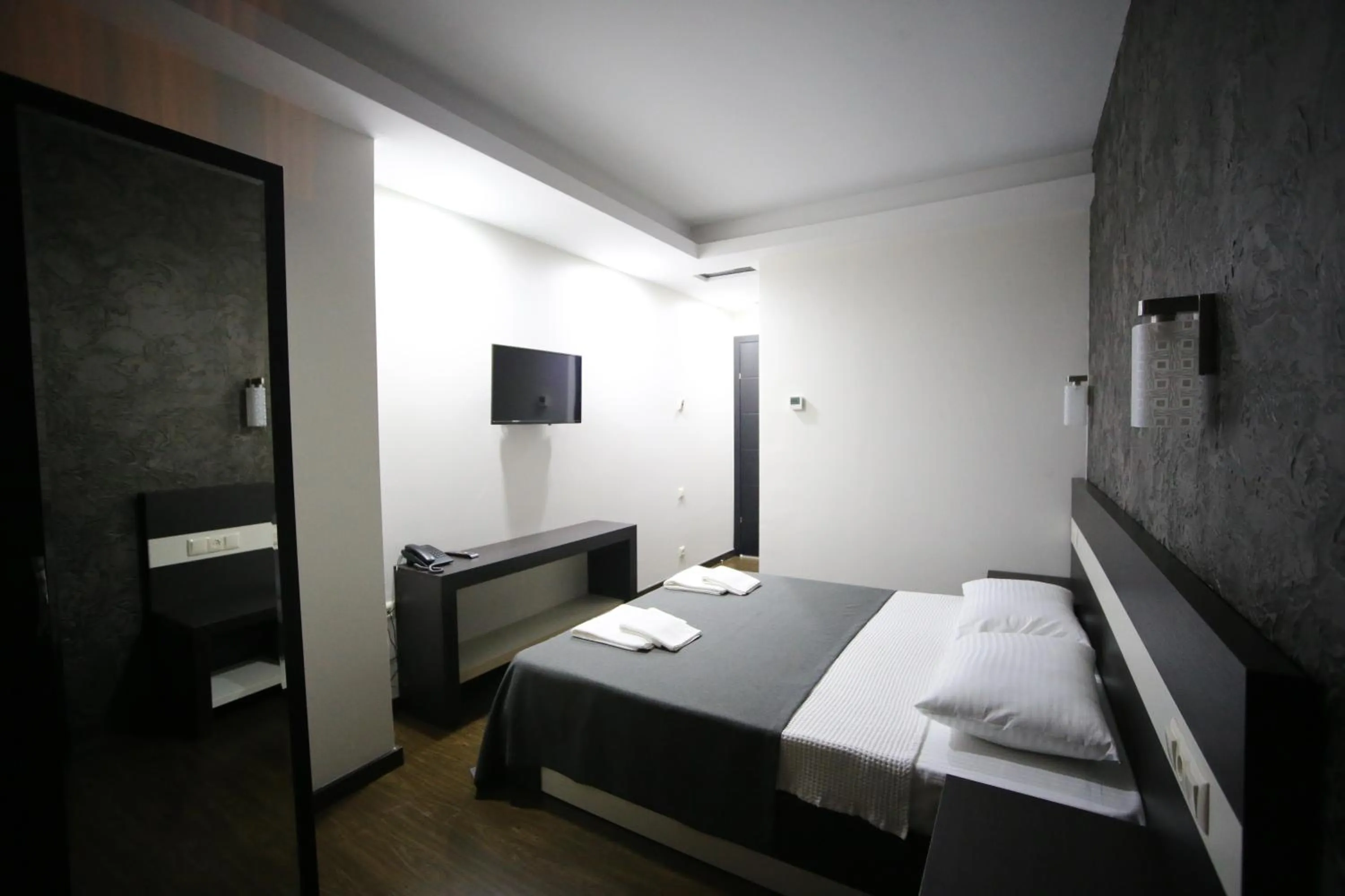 Property building, Bed in West Tower Hotel