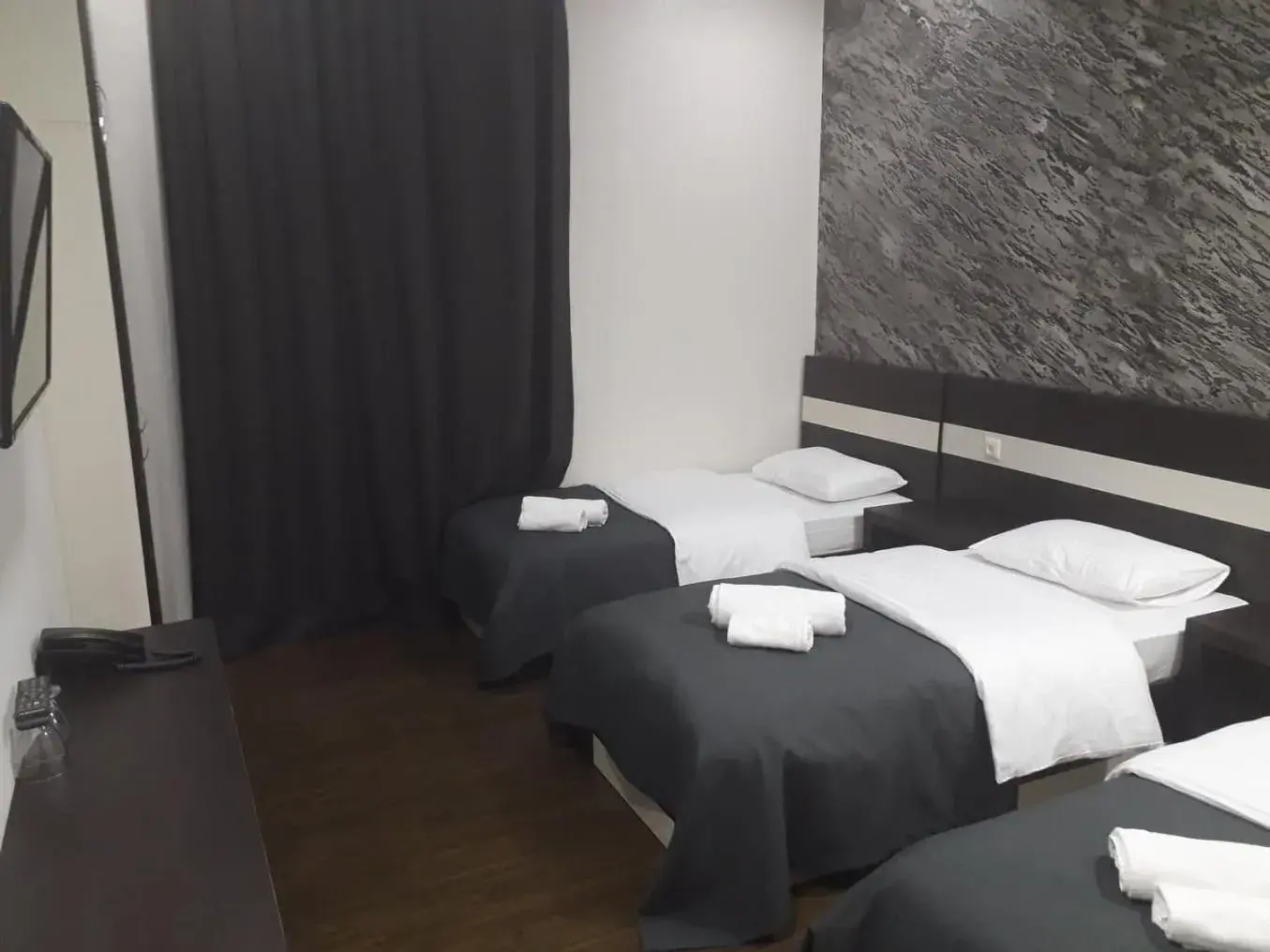 Triple Room with Bathroom in West Tower Hotel Triple Room with Bathroom in West Tower Hotel