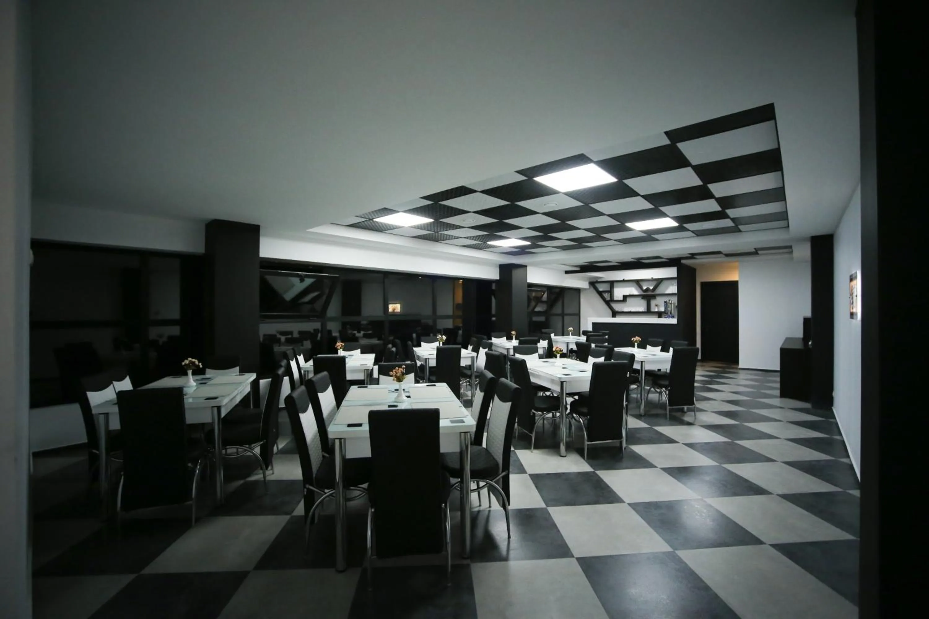 Restaurant/places to eat in West Tower Hotel