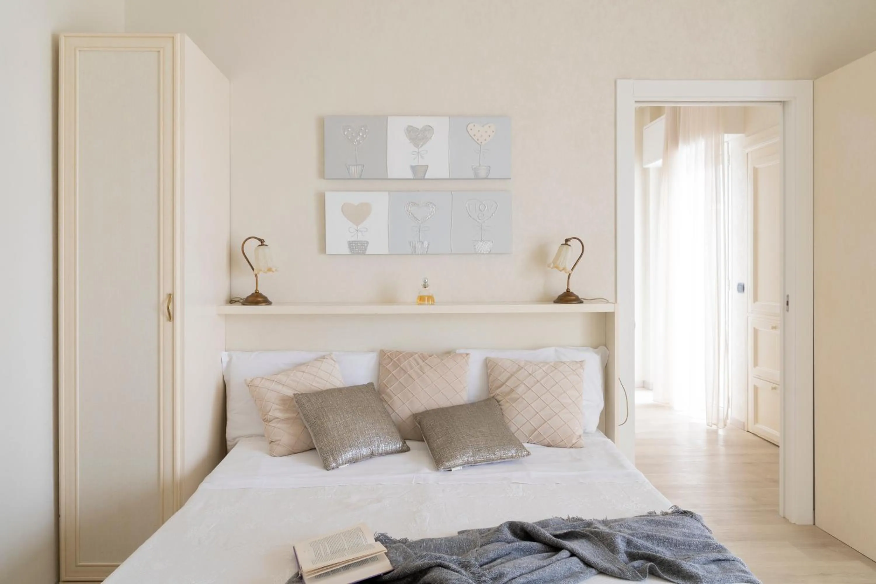 Bed in Hotel Mondial