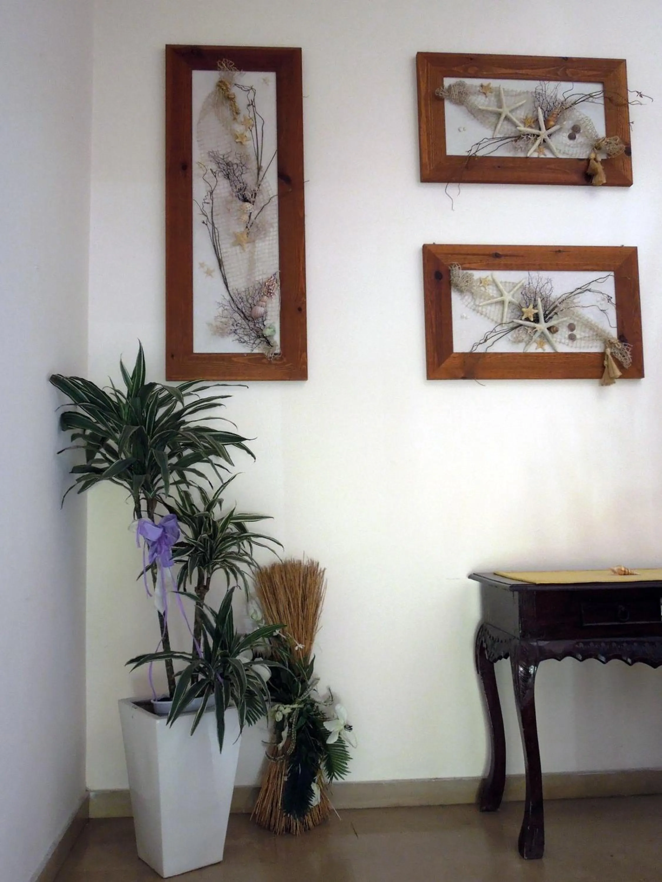 Decorative detail in Hotel Mondial