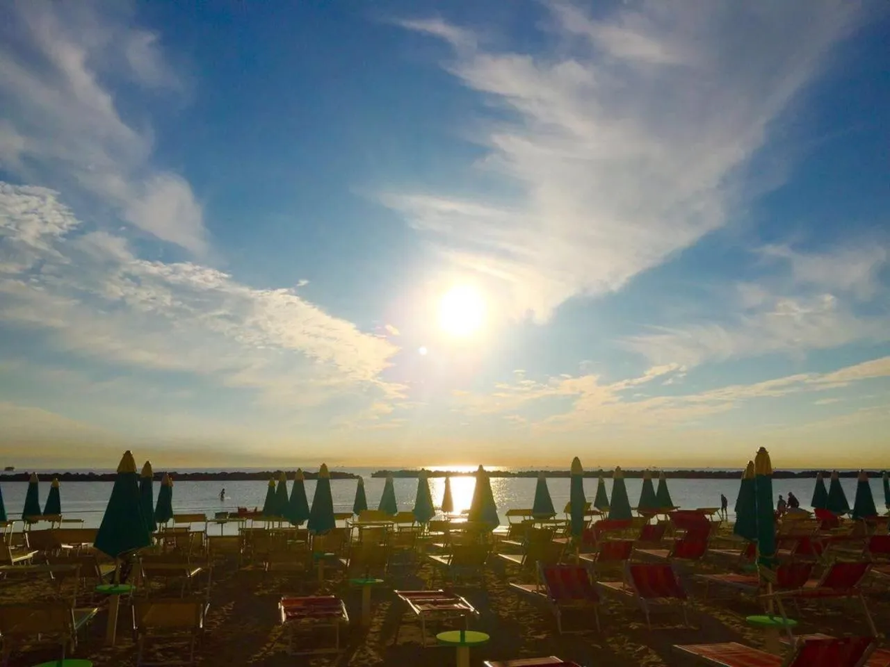 Property building in Hotel Mondial