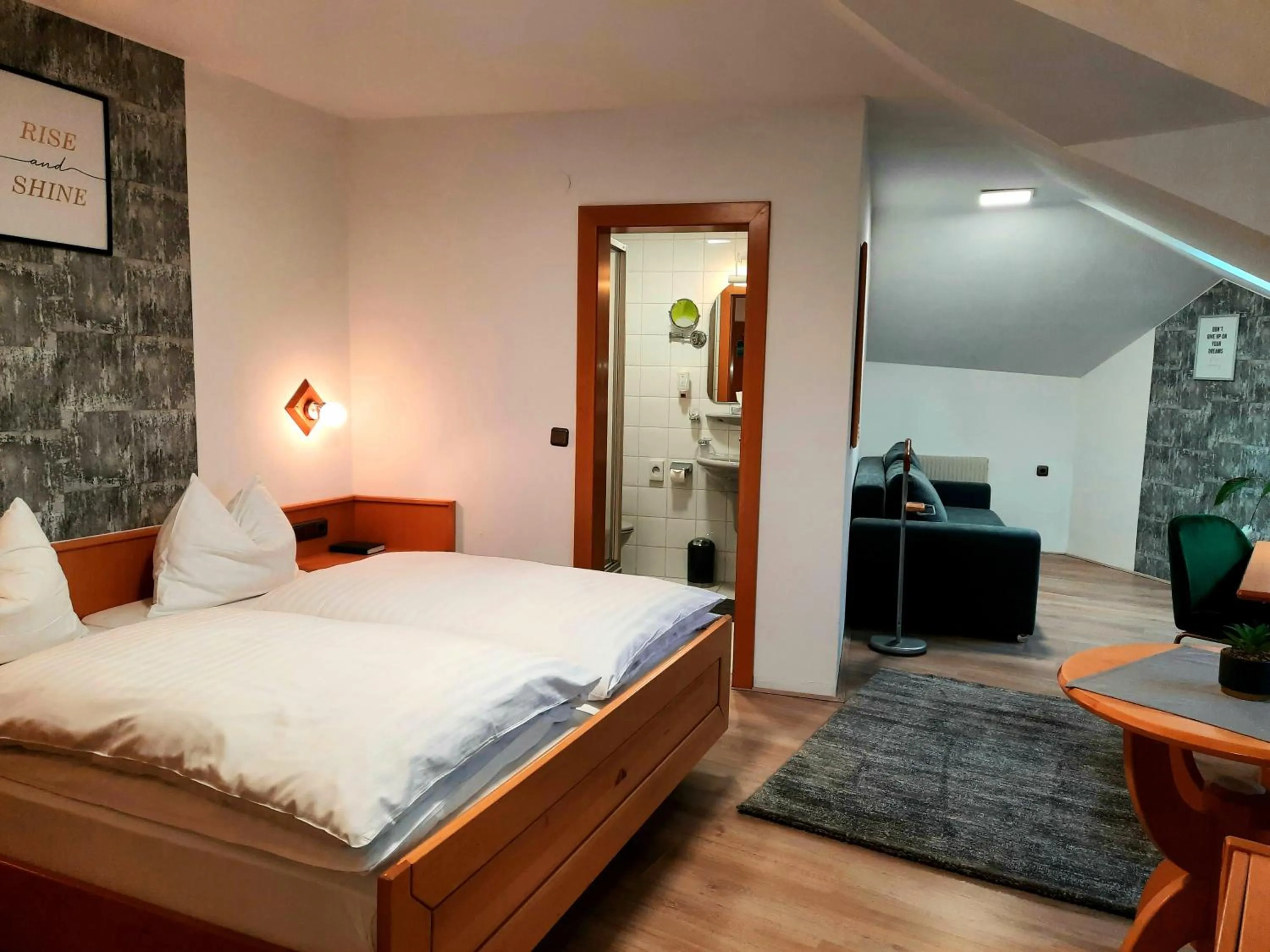 Bed in Hotel Zum Goldenen Hirschen