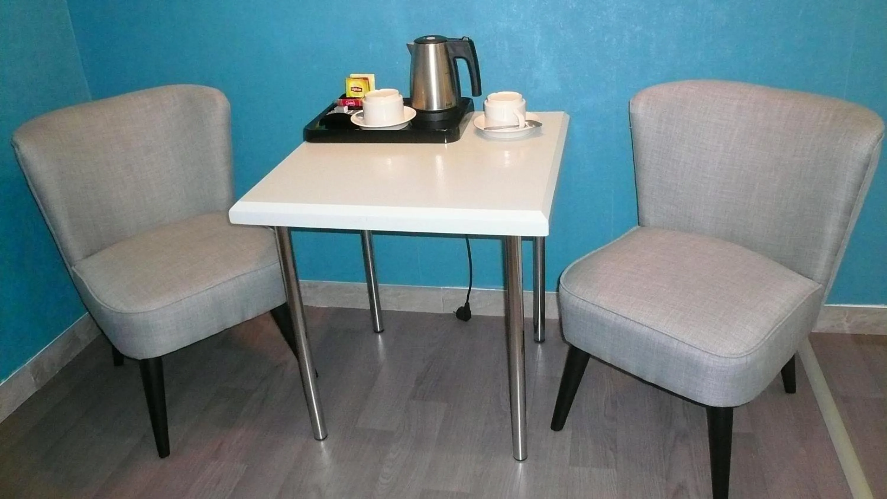 Coffee/tea facilities in Hôtel L'Européen