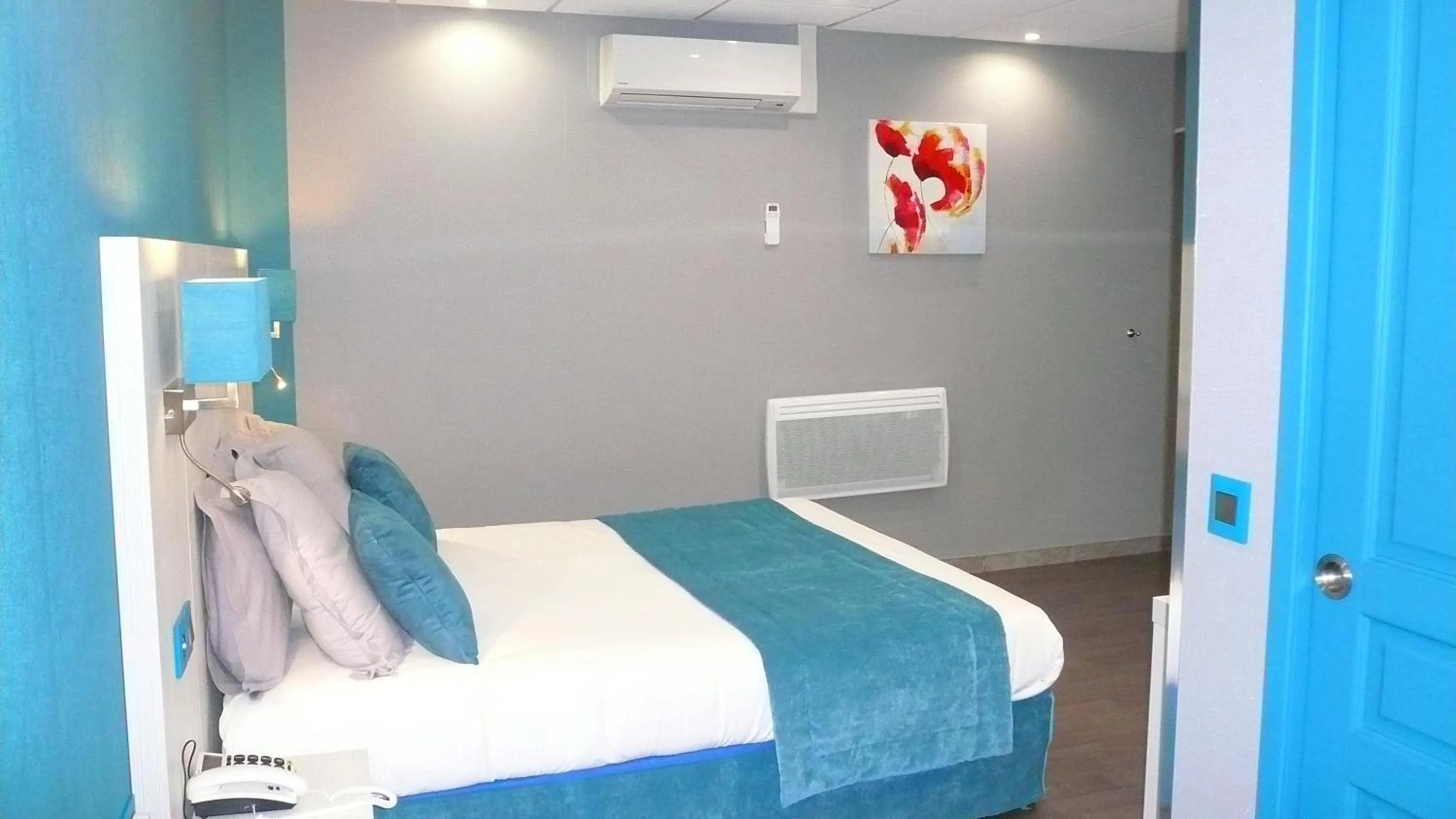 Bed in Hôtel L'Européen