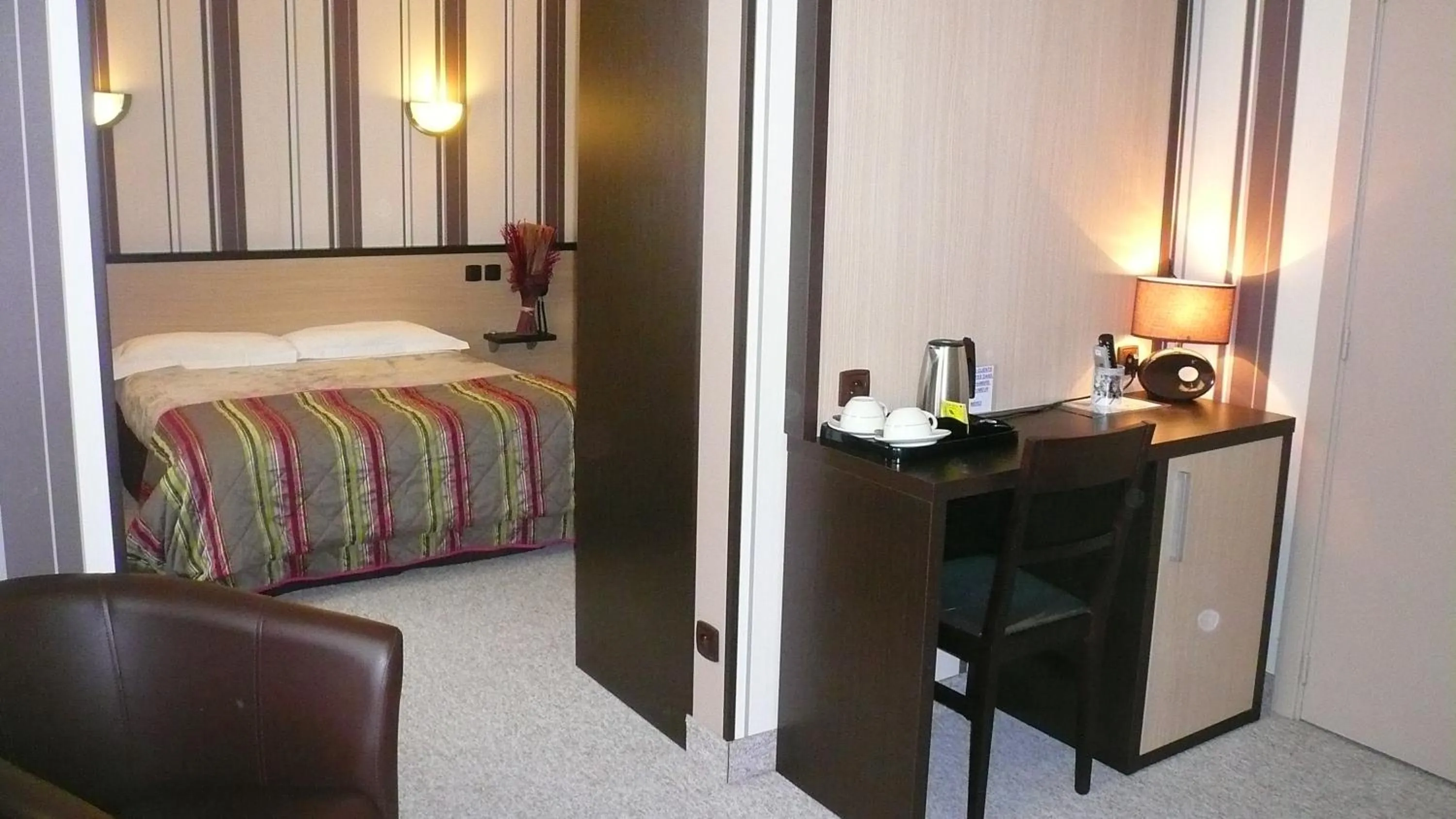 Bedroom, Bed in Hôtel L'Européen